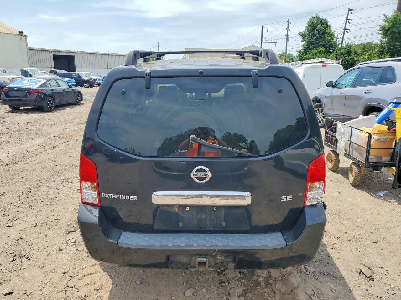 2005 Nissan Pathfinder Xe Black vin: 5N1AR18W55C773315