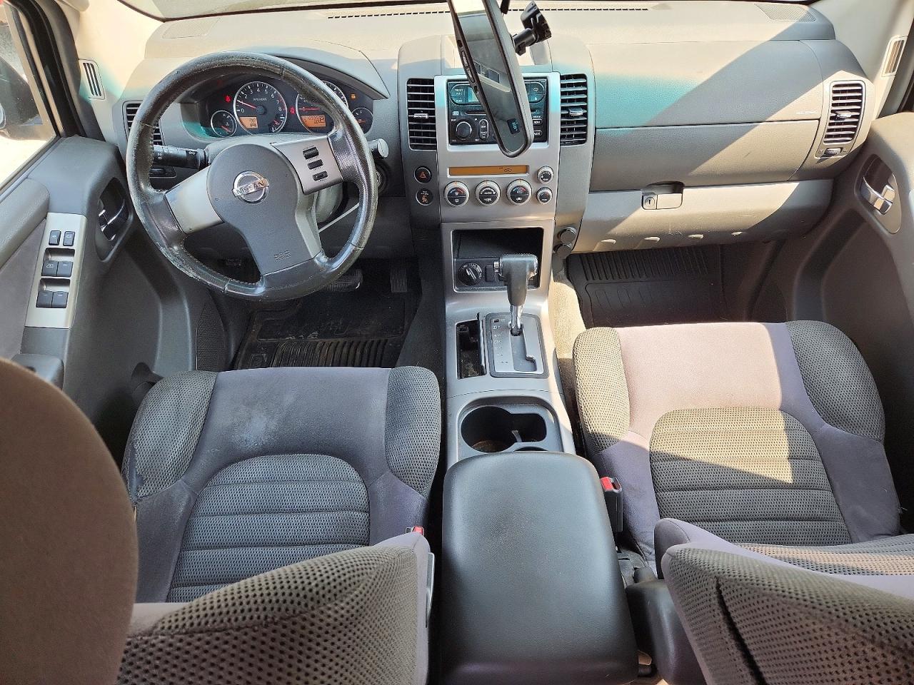 2005 Nissan Pathfinder Xe Black vin: 5N1AR18W65C711616
