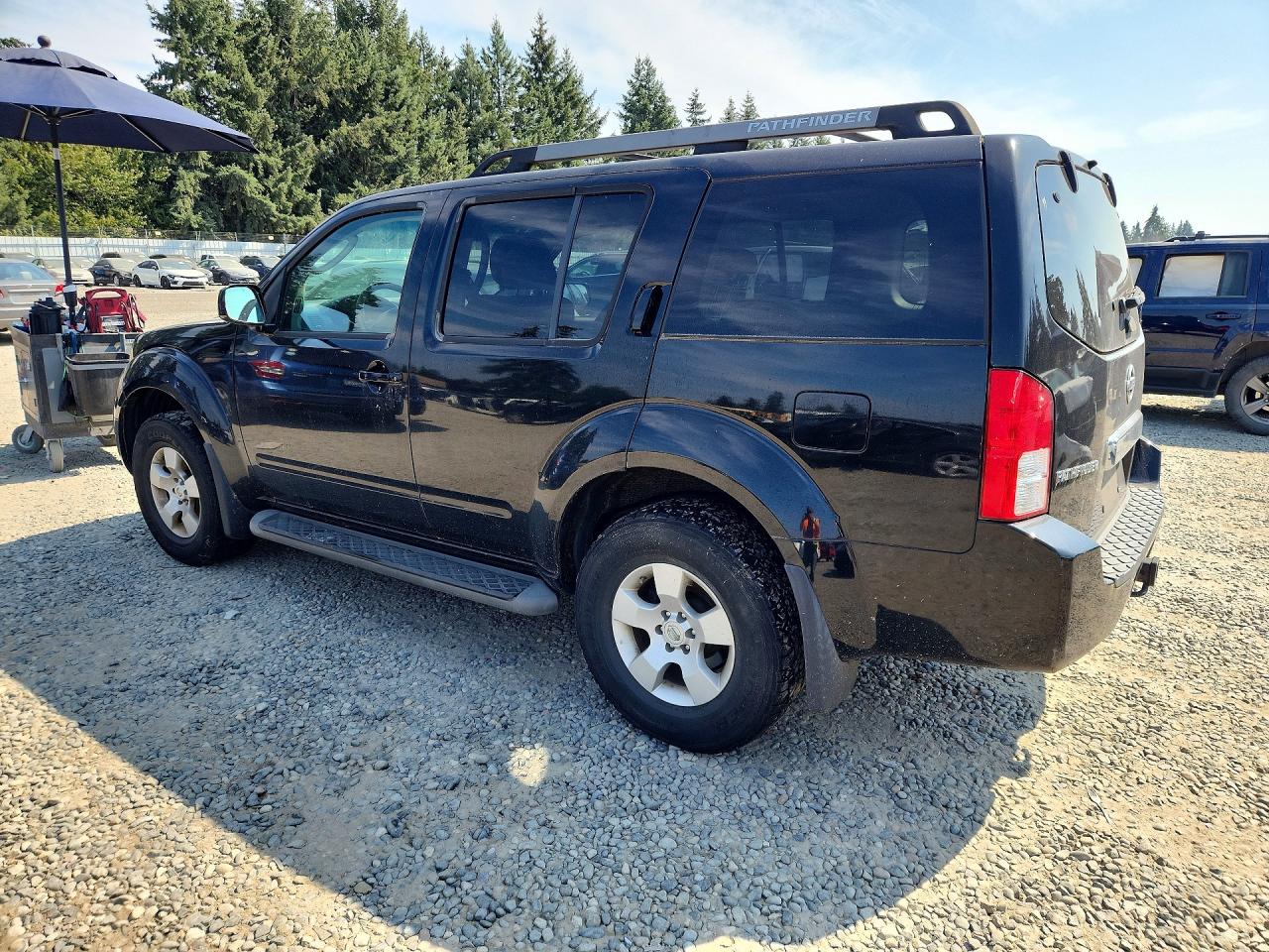 2005 Nissan Pathfinder Xe Black vin: 5N1AR18W65C711616