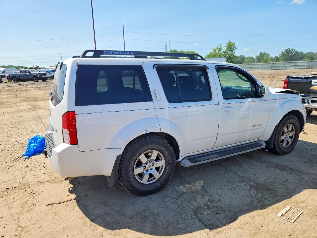 2006 Nissan Pathfinder S White vin: 5N1AR18W66C621335