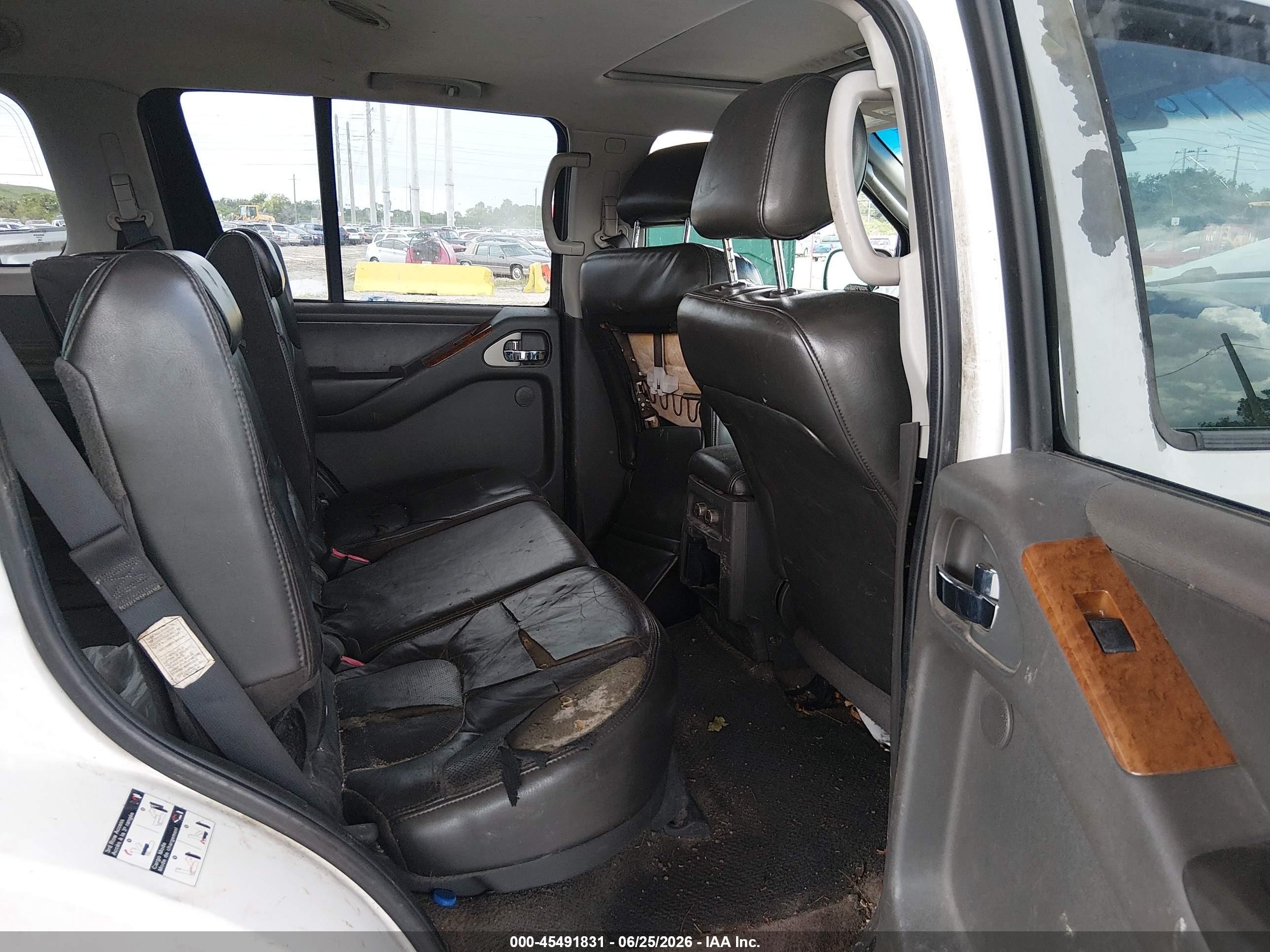 2006 Nissan Pathfinder Le White vin: 5N1AR18W66C682619