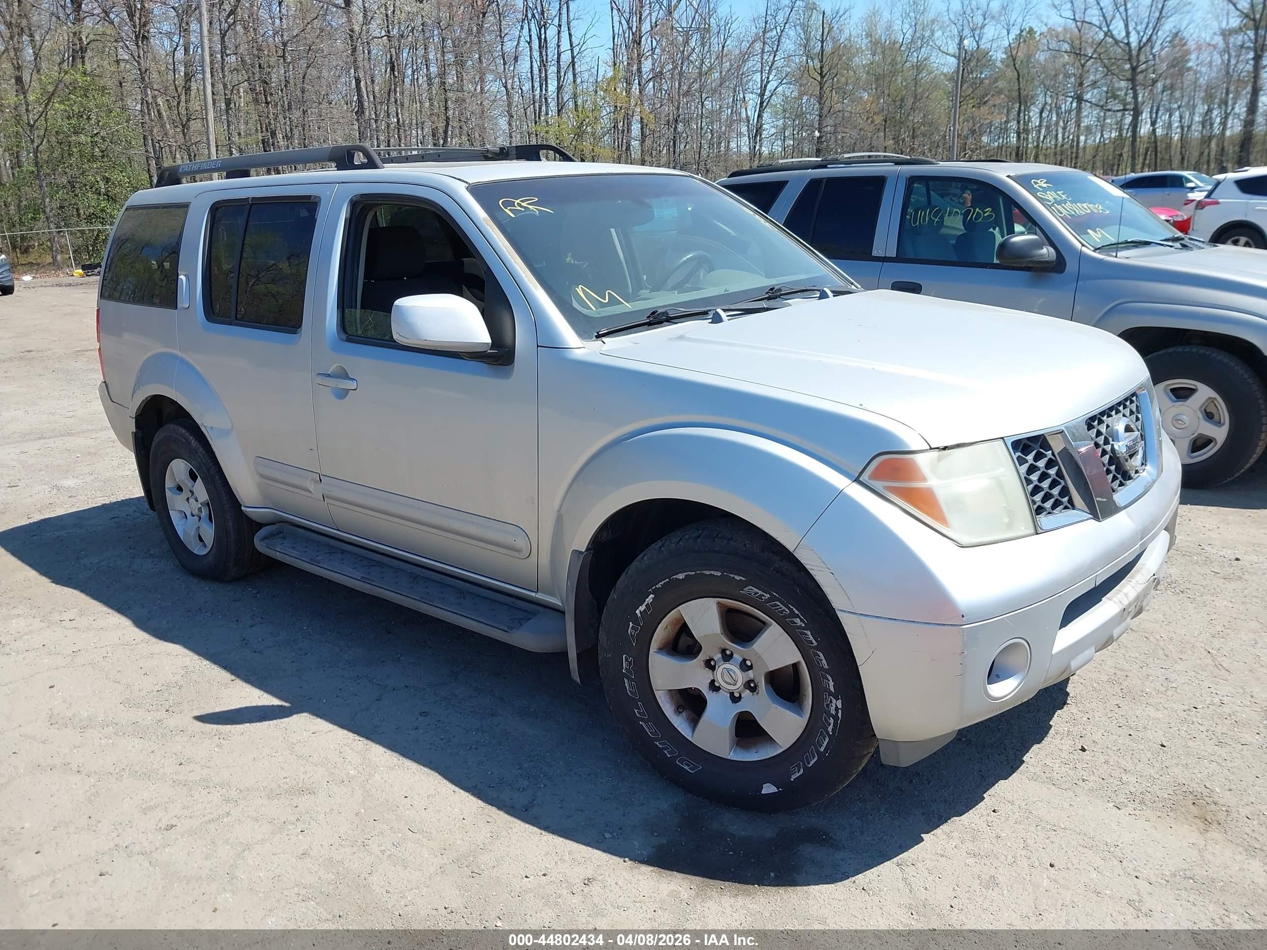 2005 Nissan Pathfinder Se Gray vin: 5N1AR18W75C701368
