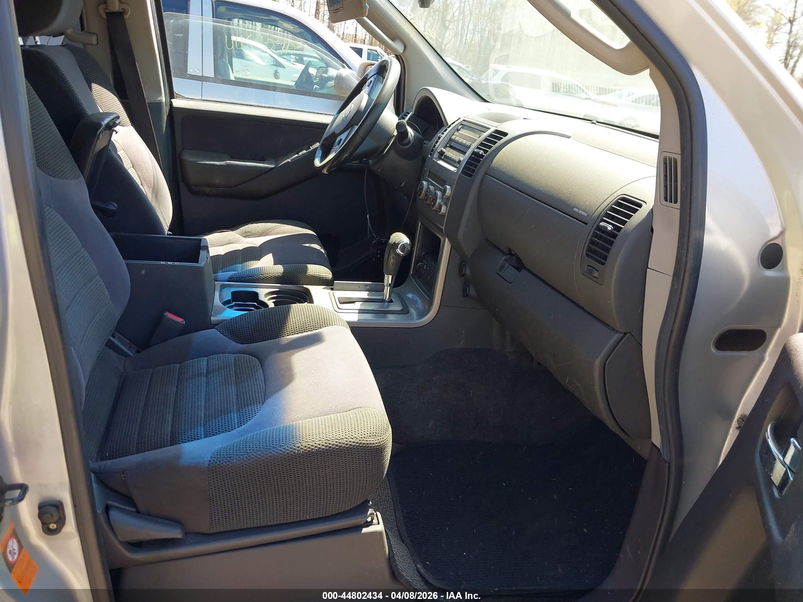 2005 Nissan Pathfinder Se Gray vin: 5N1AR18W75C701368