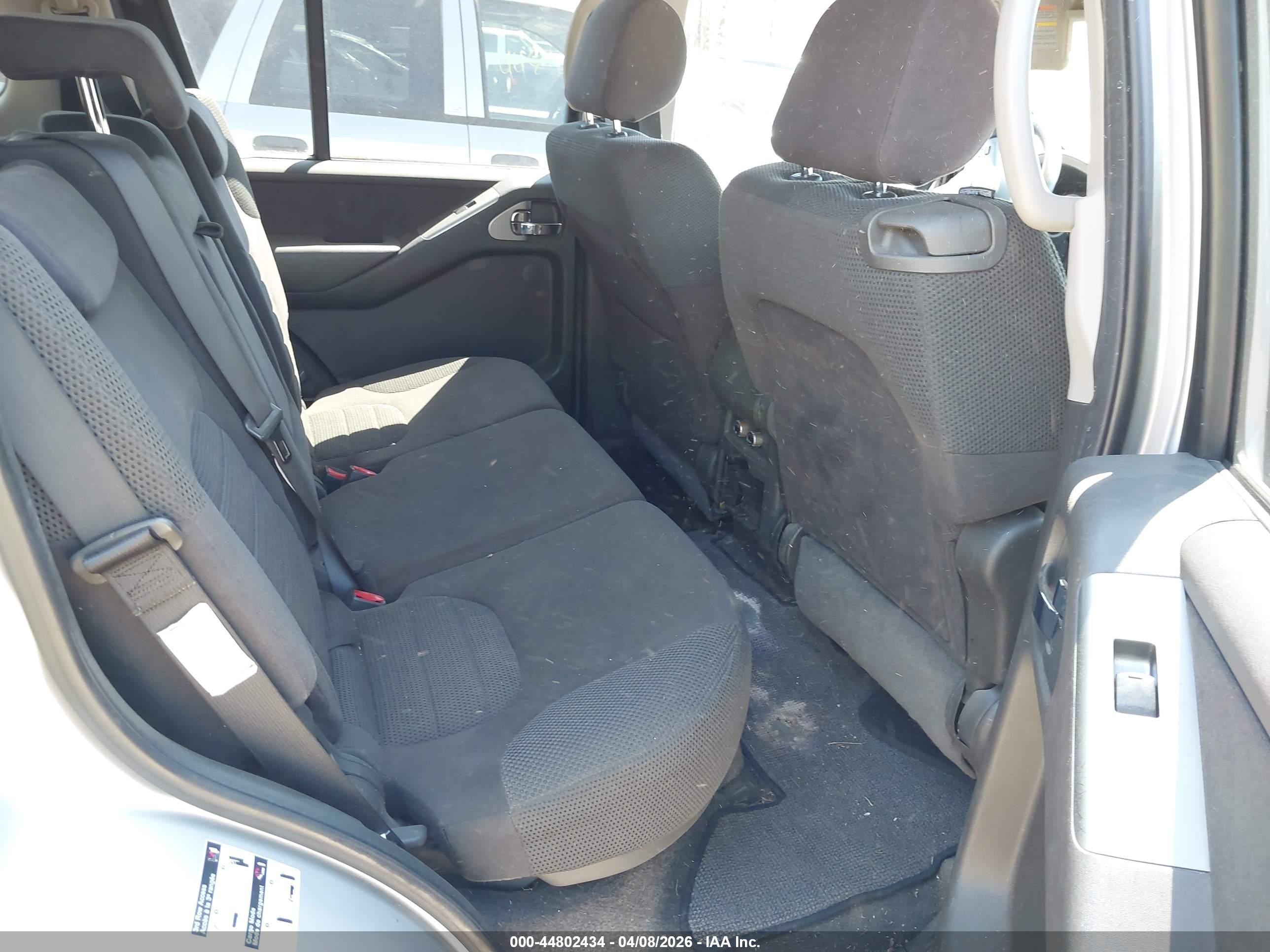 2005 Nissan Pathfinder Se Gray vin: 5N1AR18W75C701368