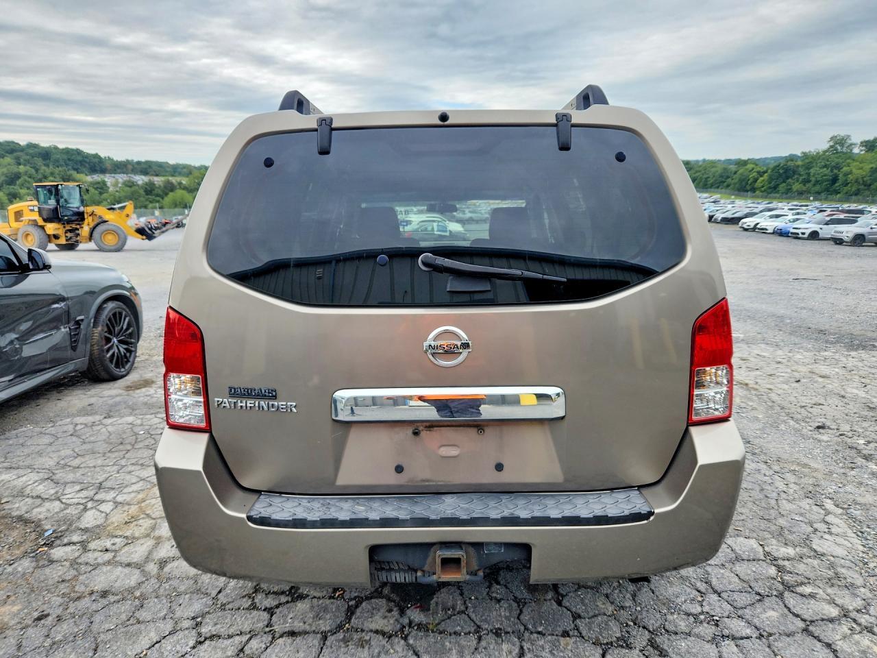 2005 Nissan Pathfinder Xe Tan vin: 5N1AR18W75C724374
