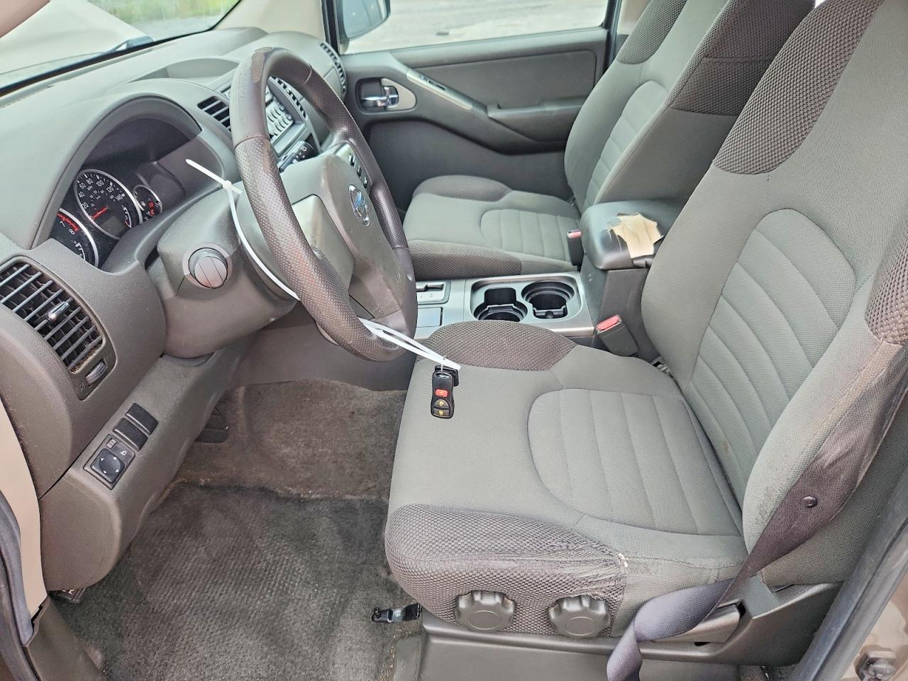 2005 Nissan Pathfinder Xe Tan vin: 5N1AR18W75C724374