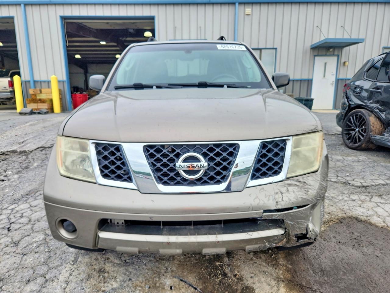 2005 Nissan Pathfinder Xe Tan vin: 5N1AR18W75C724374
