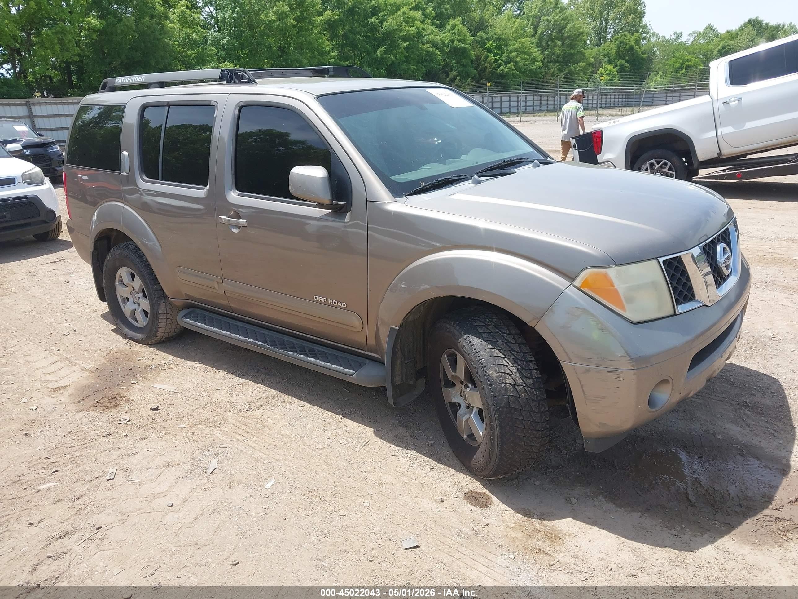 2005 Nissan Pathfinder Se Off-road Gold vin: 5N1AR18W75C726058
