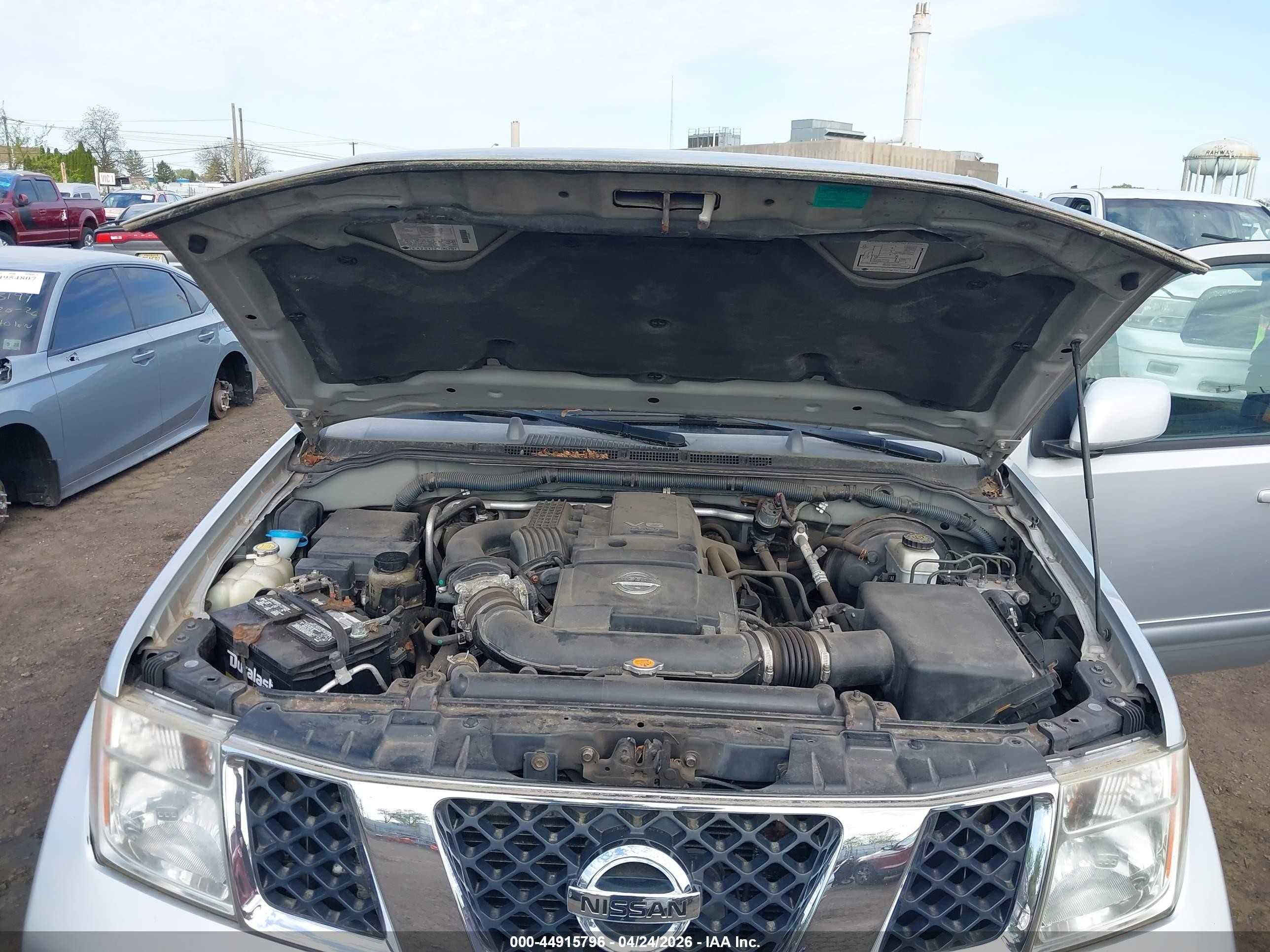 2005 Nissan Pathfinder Le Silver vin: 5N1AR18W75C728313