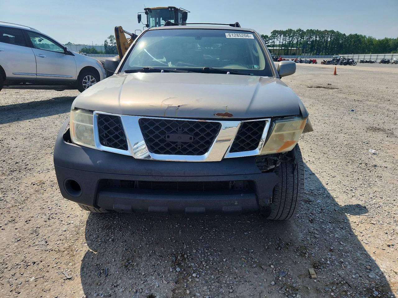 2005 Nissan Pathfinder Xe Tan vin: 5N1AR18W75C747296