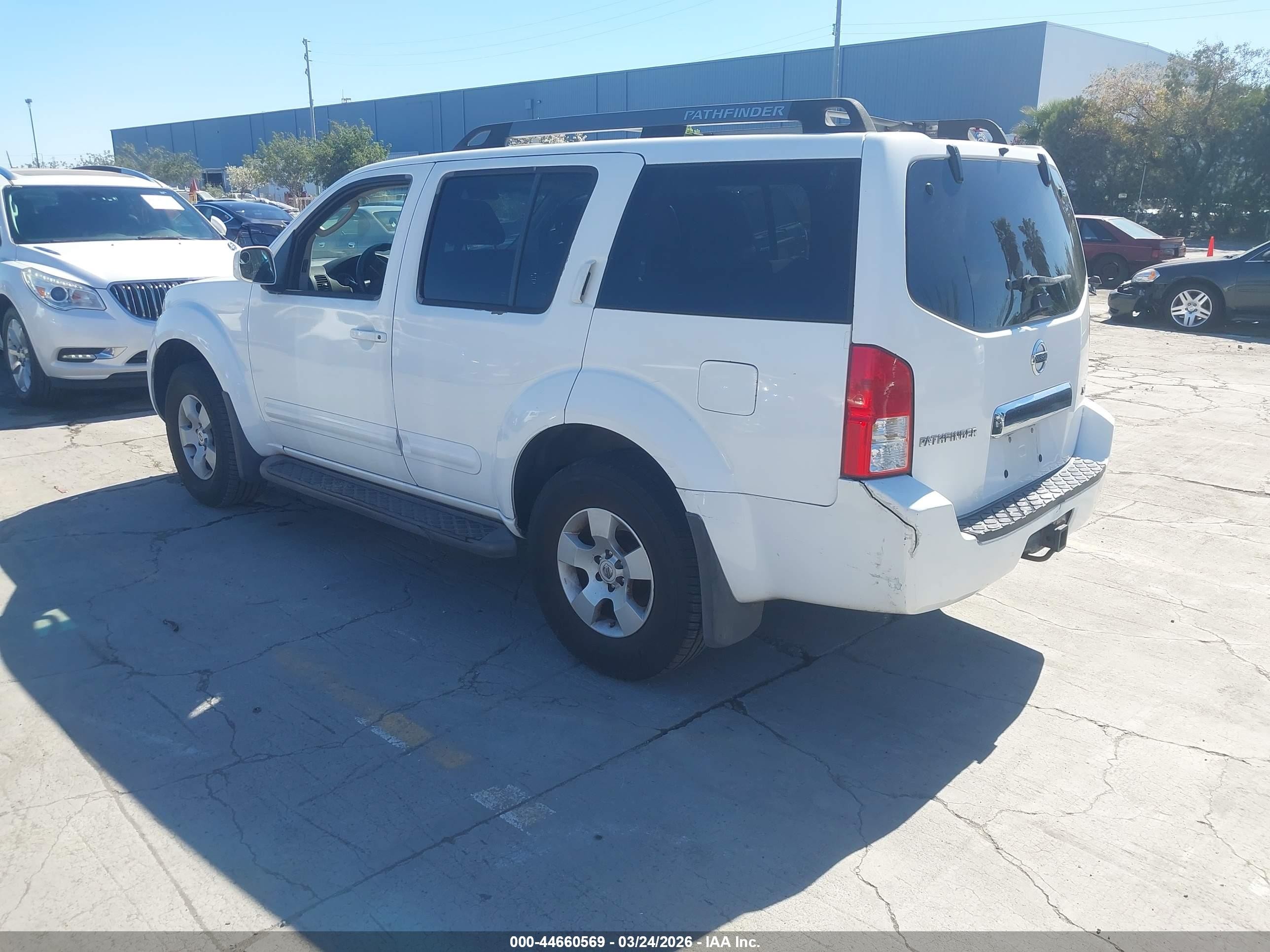 2006 Nissan Pathfinder Se White vin: 5N1AR18W76C623093