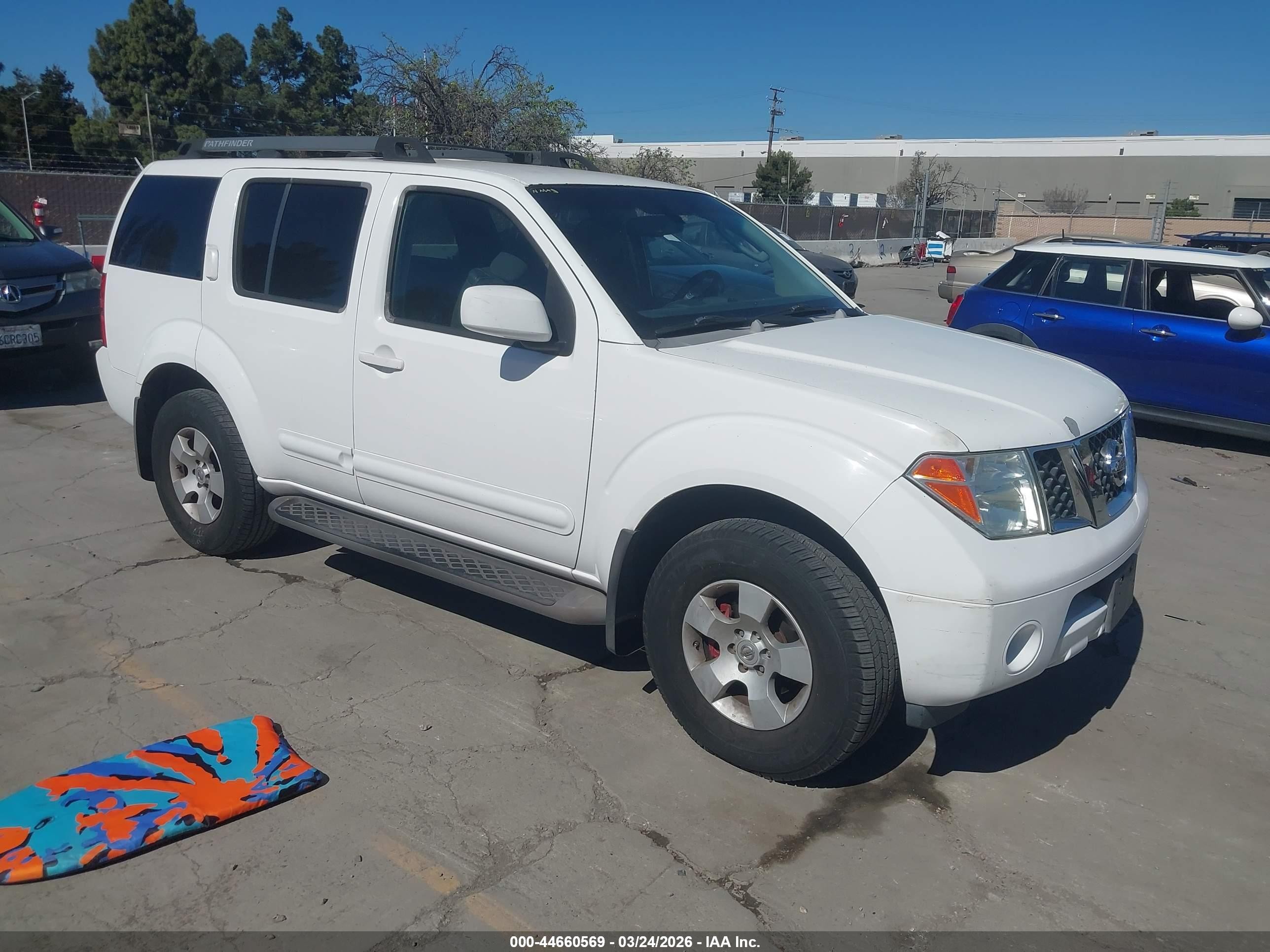 2006 Nissan Pathfinder Se White vin: 5N1AR18W76C623093