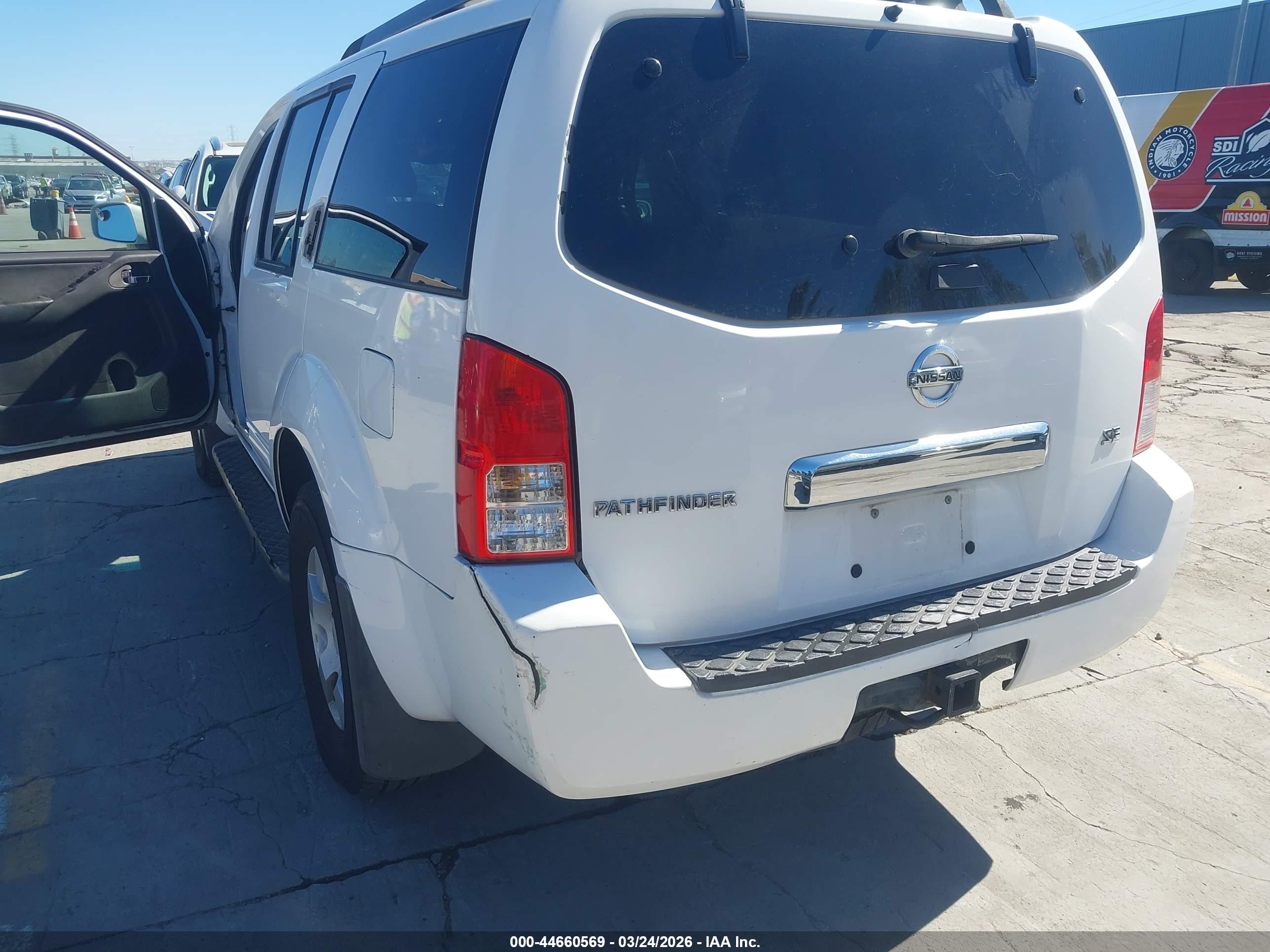 2006 Nissan Pathfinder Se White vin: 5N1AR18W76C623093