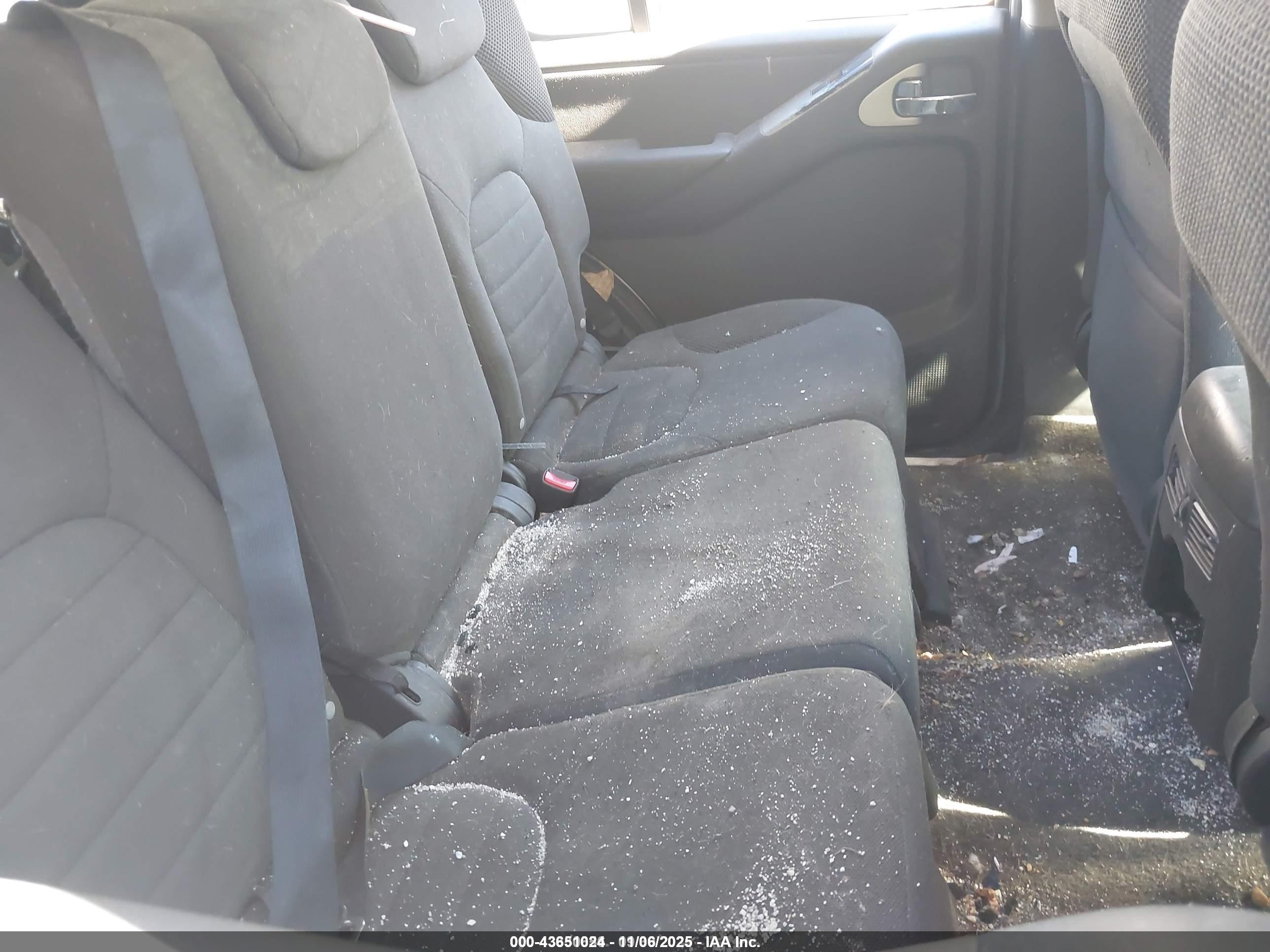 2006 Nissan Pathfinder S vin: 5N1AR18W86C601197