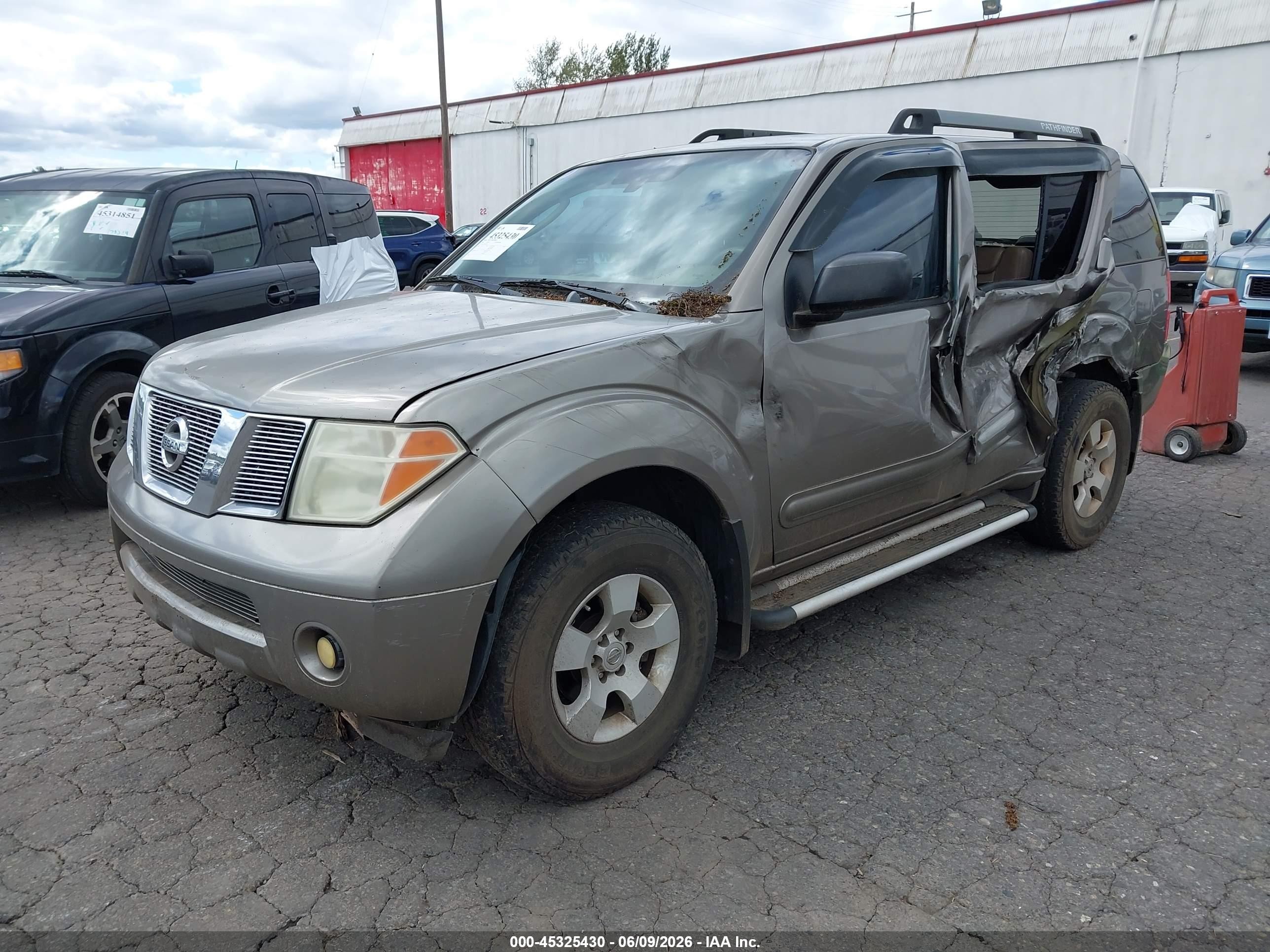 2006 Nissan Pathfinder S Champagne vin: 5N1AR18W86C610014