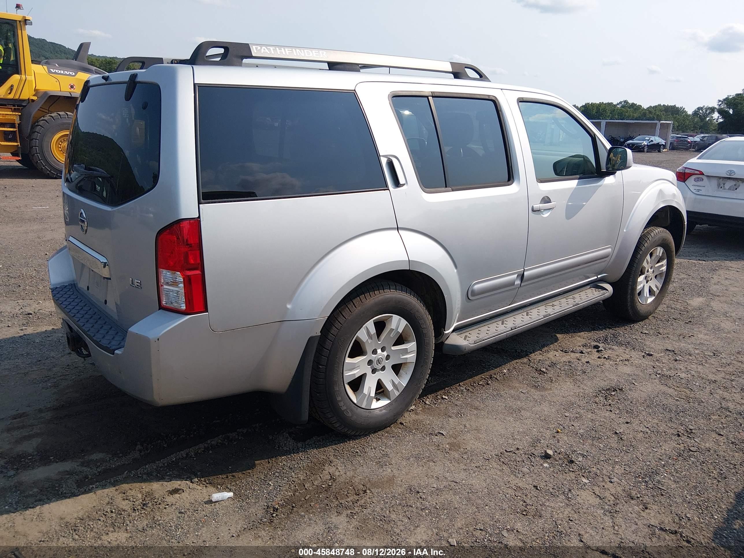 2005 Nissan Pathfinder Le Silver vin: 5N1AR18W95C706894