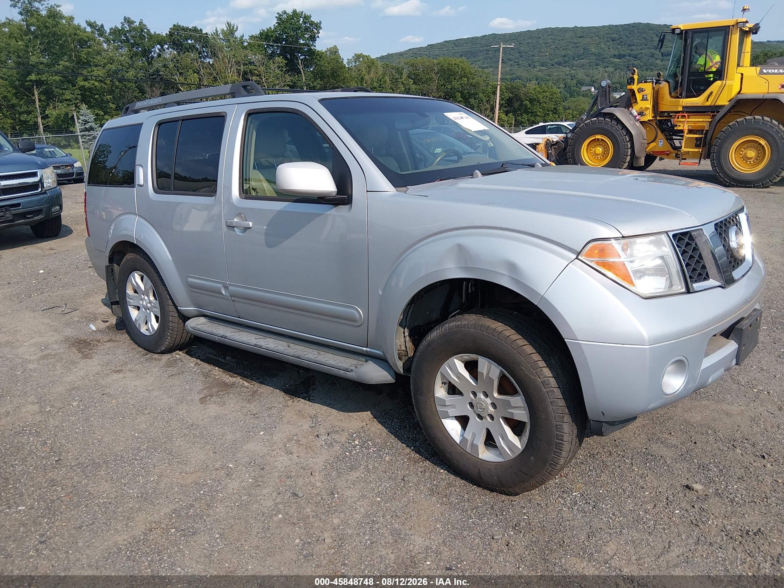 2005 Nissan Pathfinder Le Silver vin: 5N1AR18W95C706894