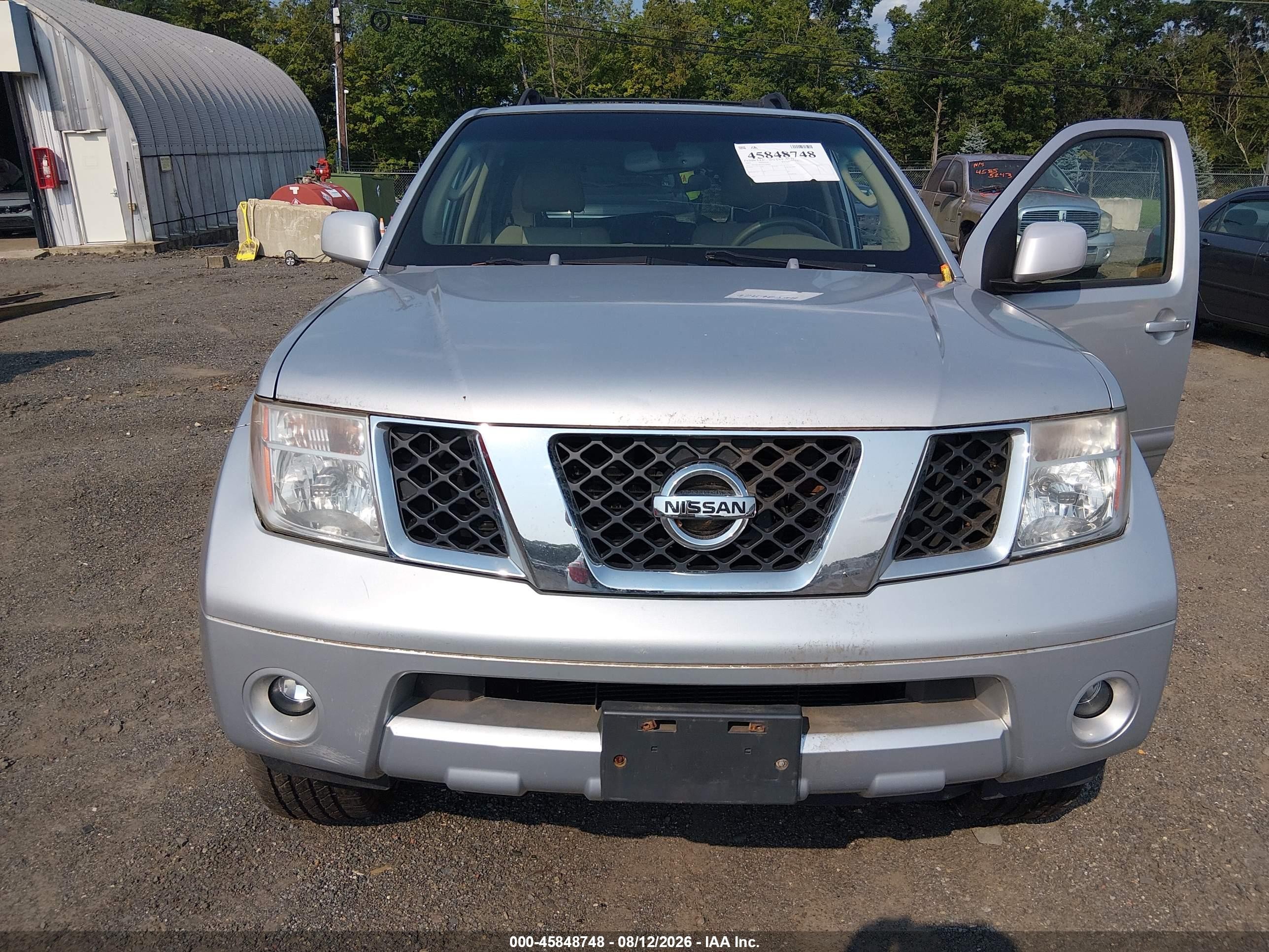2005 Nissan Pathfinder Le Silver vin: 5N1AR18W95C706894