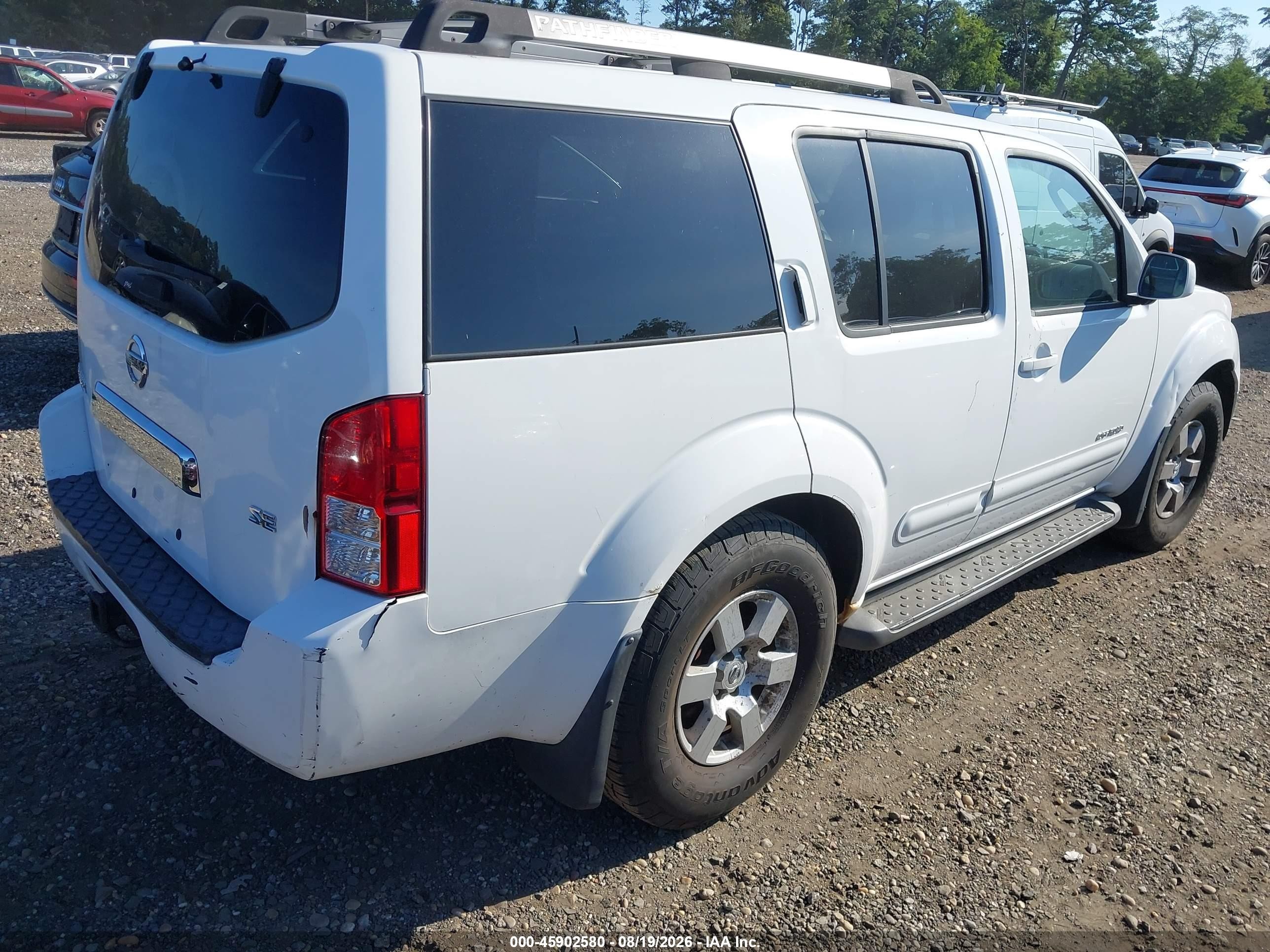 2005 Nissan Pathfinder Se Off-road White vin: 5N1AR18W95C718687