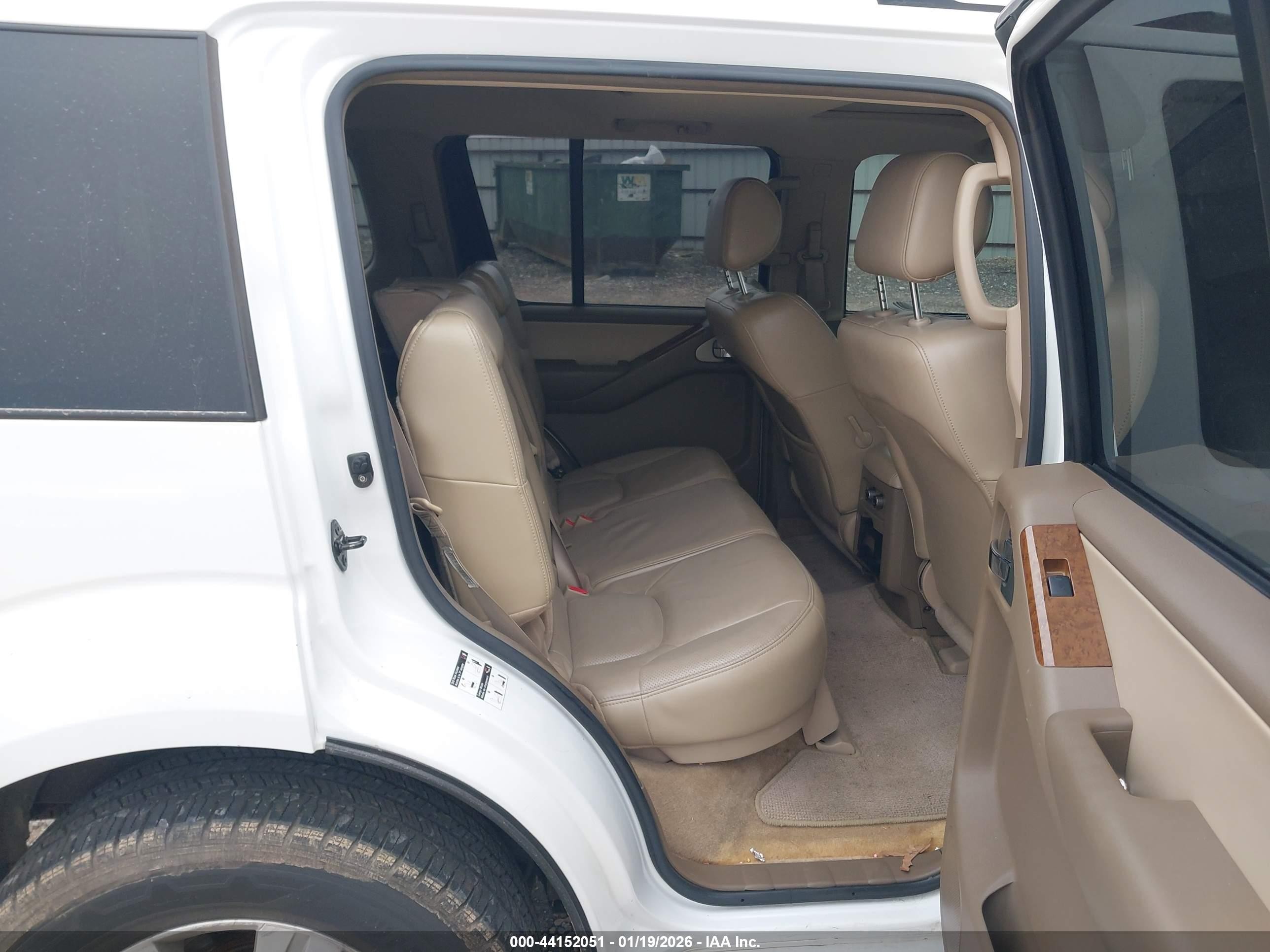 2005 Nissan Pathfinder Le White vin: 5N1AR18W95C730015