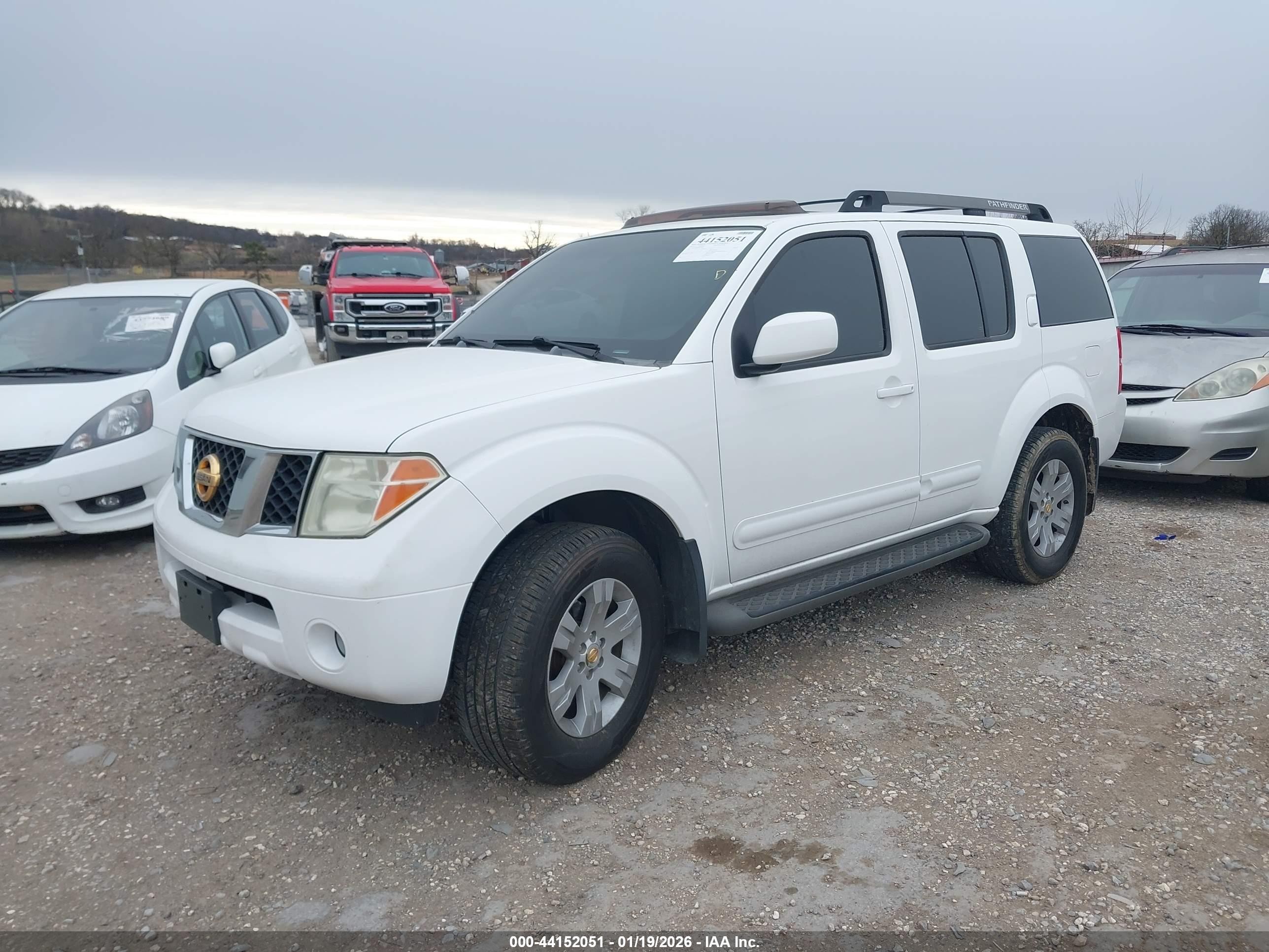 2005 Nissan Pathfinder Le White vin: 5N1AR18W95C730015