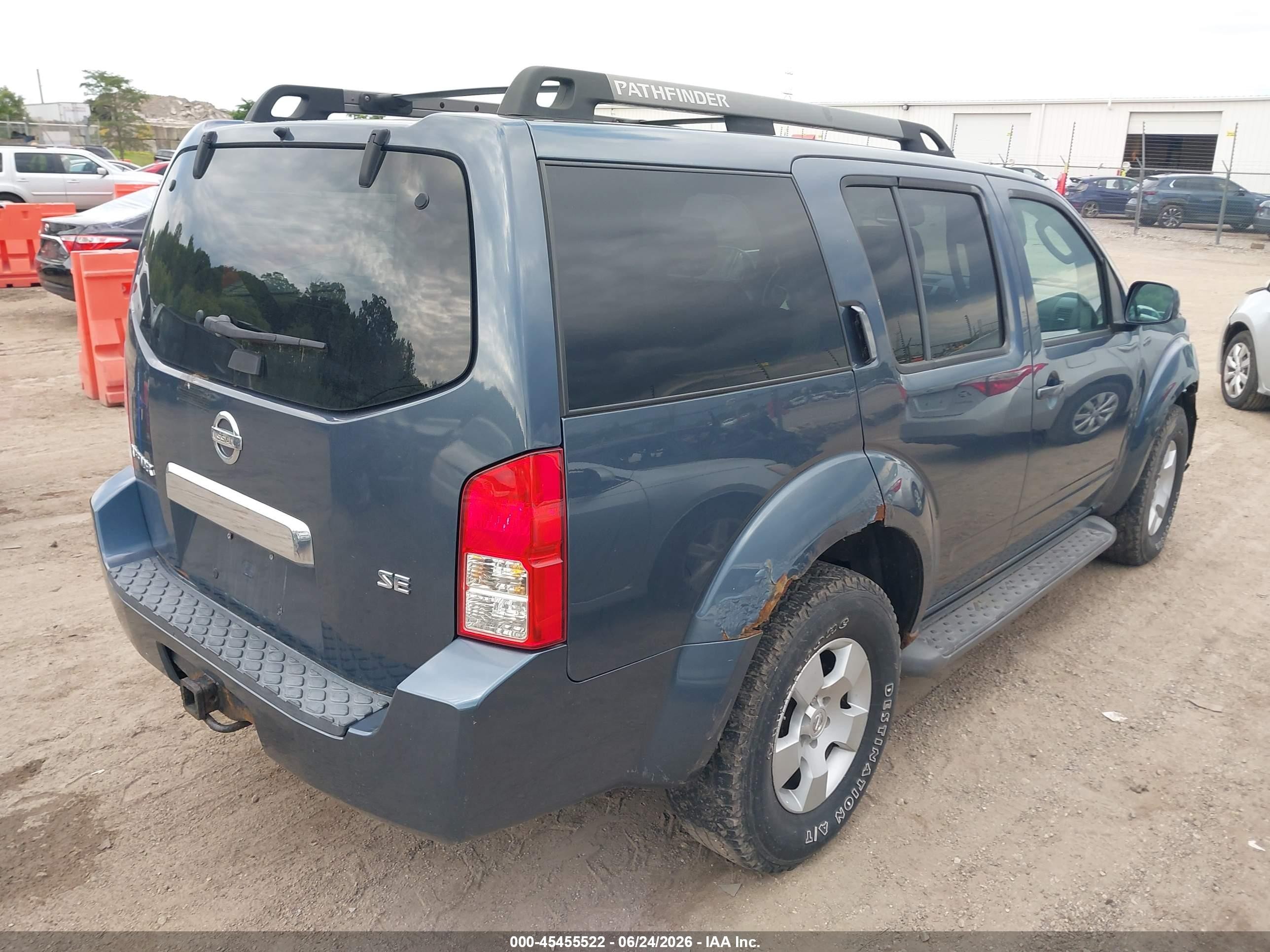 2005 Nissan Pathfinder Se Navy vin: 5N1AR18W95C741645