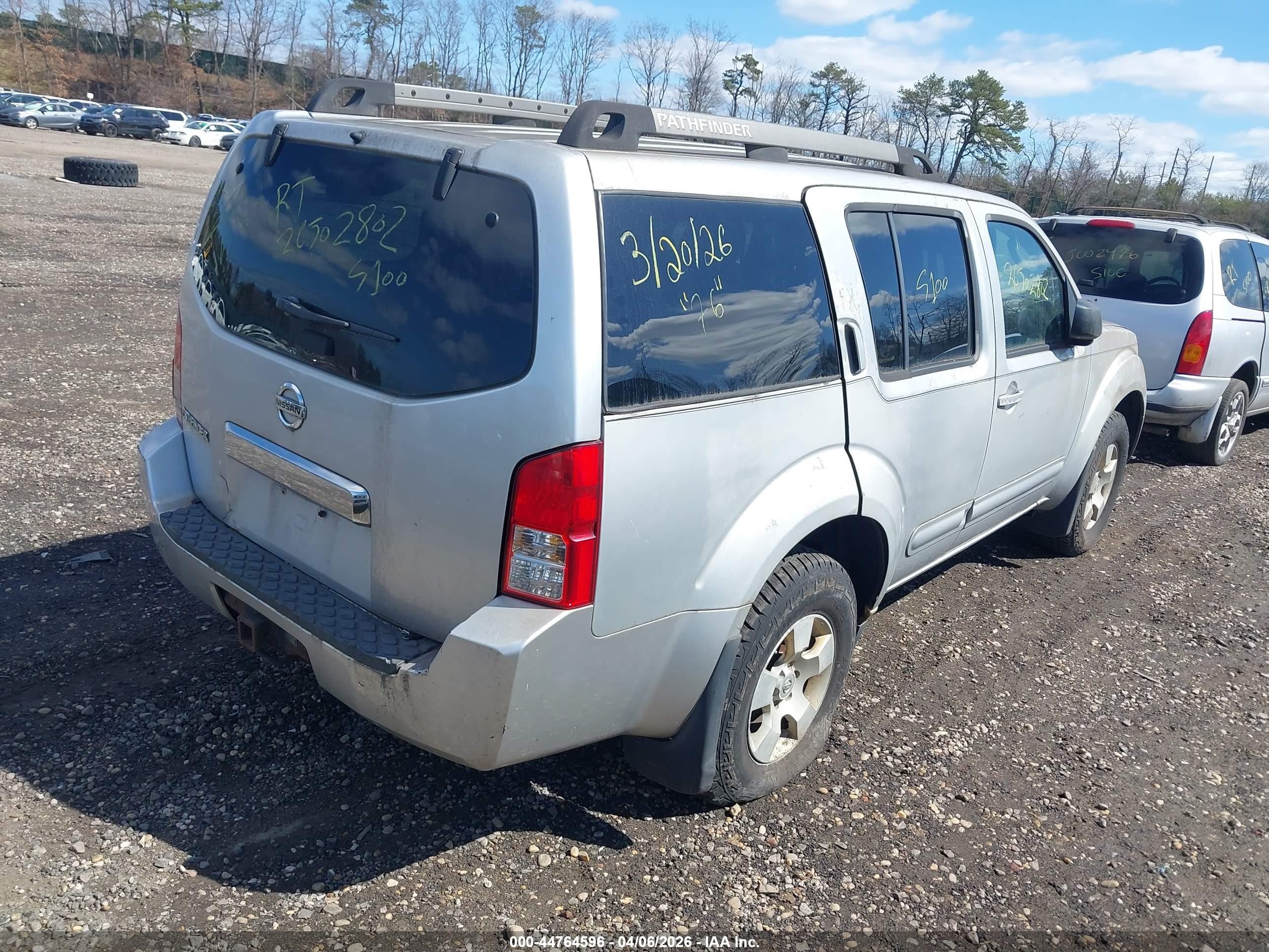 2005 Nissan Pathfinder Xe Gray vin: 5N1AR18W95C742651