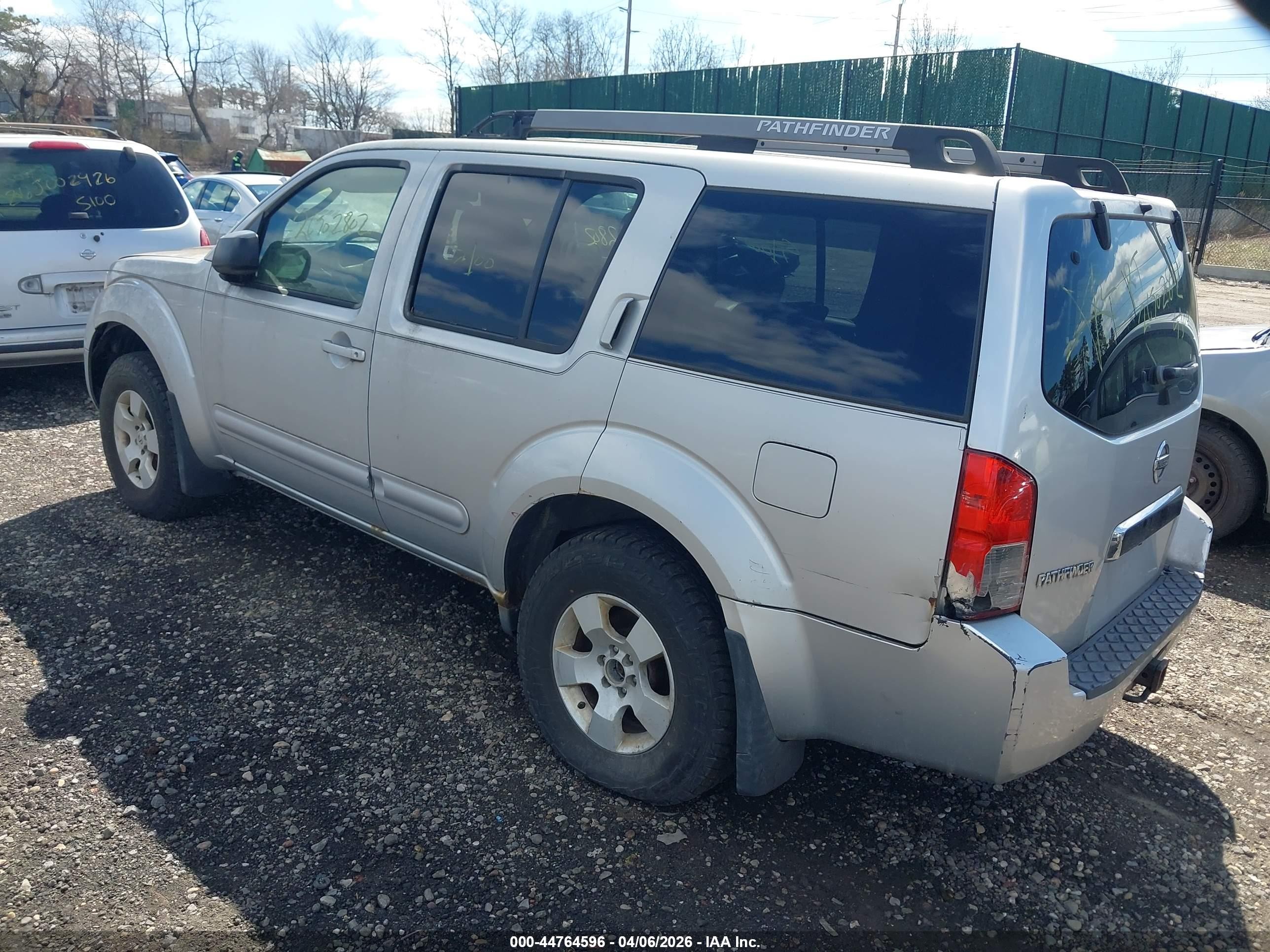 2005 Nissan Pathfinder Xe Gray vin: 5N1AR18W95C742651