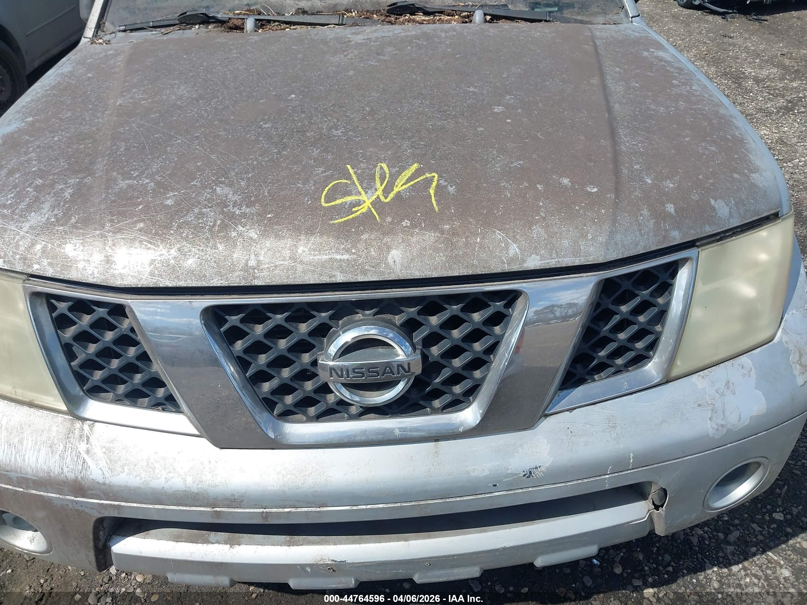 2005 Nissan Pathfinder Xe Gray vin: 5N1AR18W95C742651