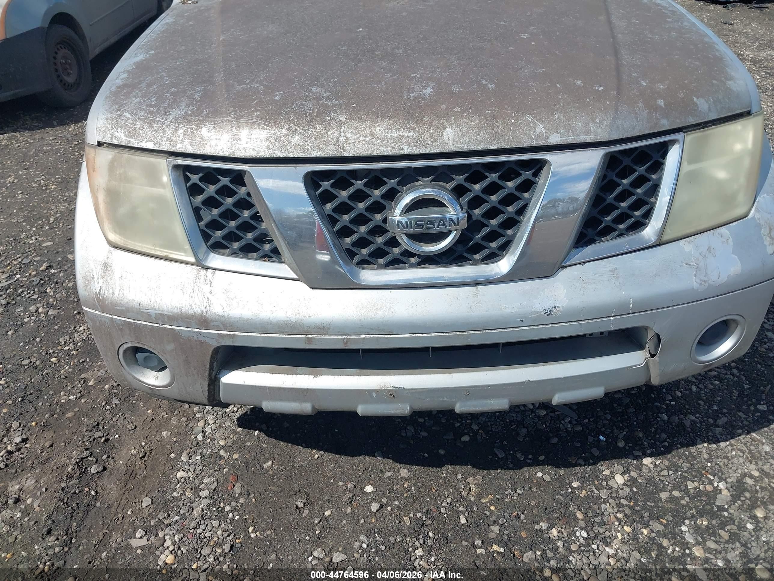 2005 Nissan Pathfinder Xe Gray vin: 5N1AR18W95C742651