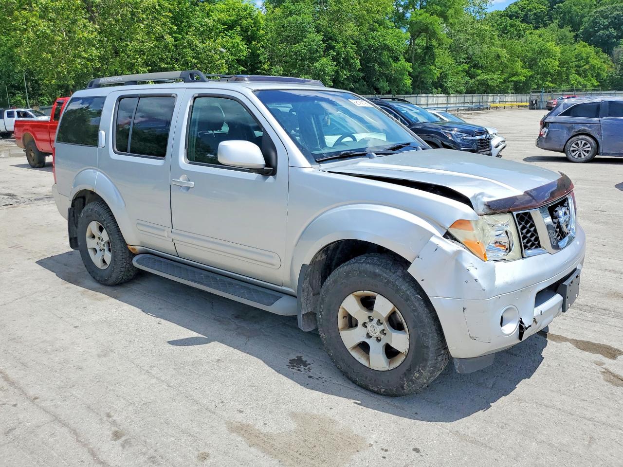 2005 Nissan Pathfinder Xe Silver vin: 5N1AR18W95C750636