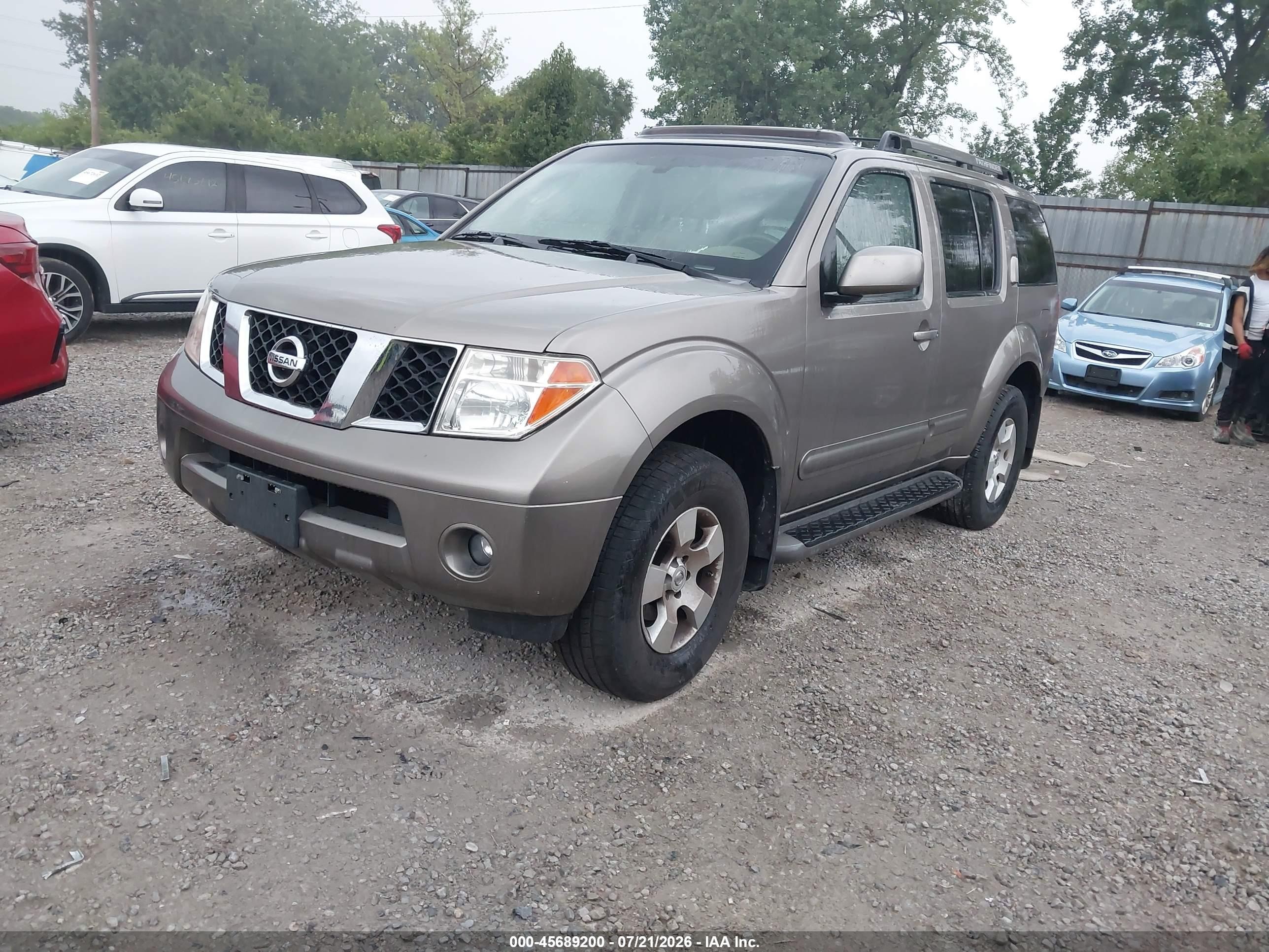 2005 Nissan Pathfinder Se Желто-коричневый vin: 5N1AR18W95C770580