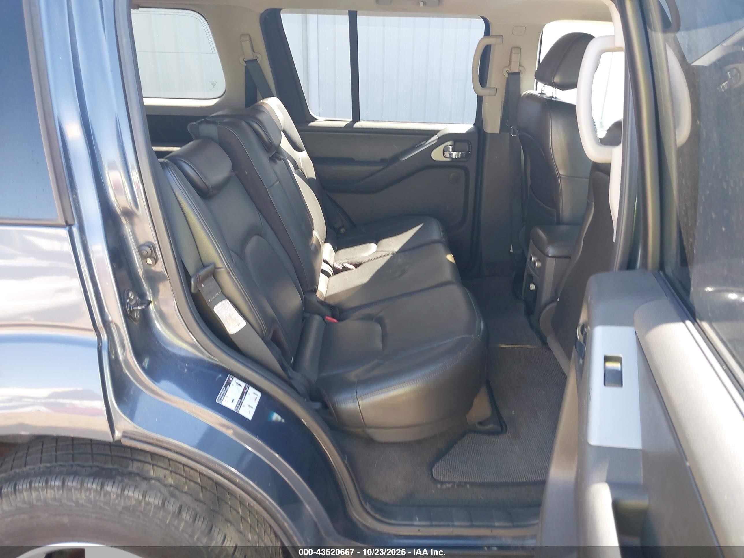 2005 Nissan Pathfinder Se Blue vin: 5N1AR18W95C784060