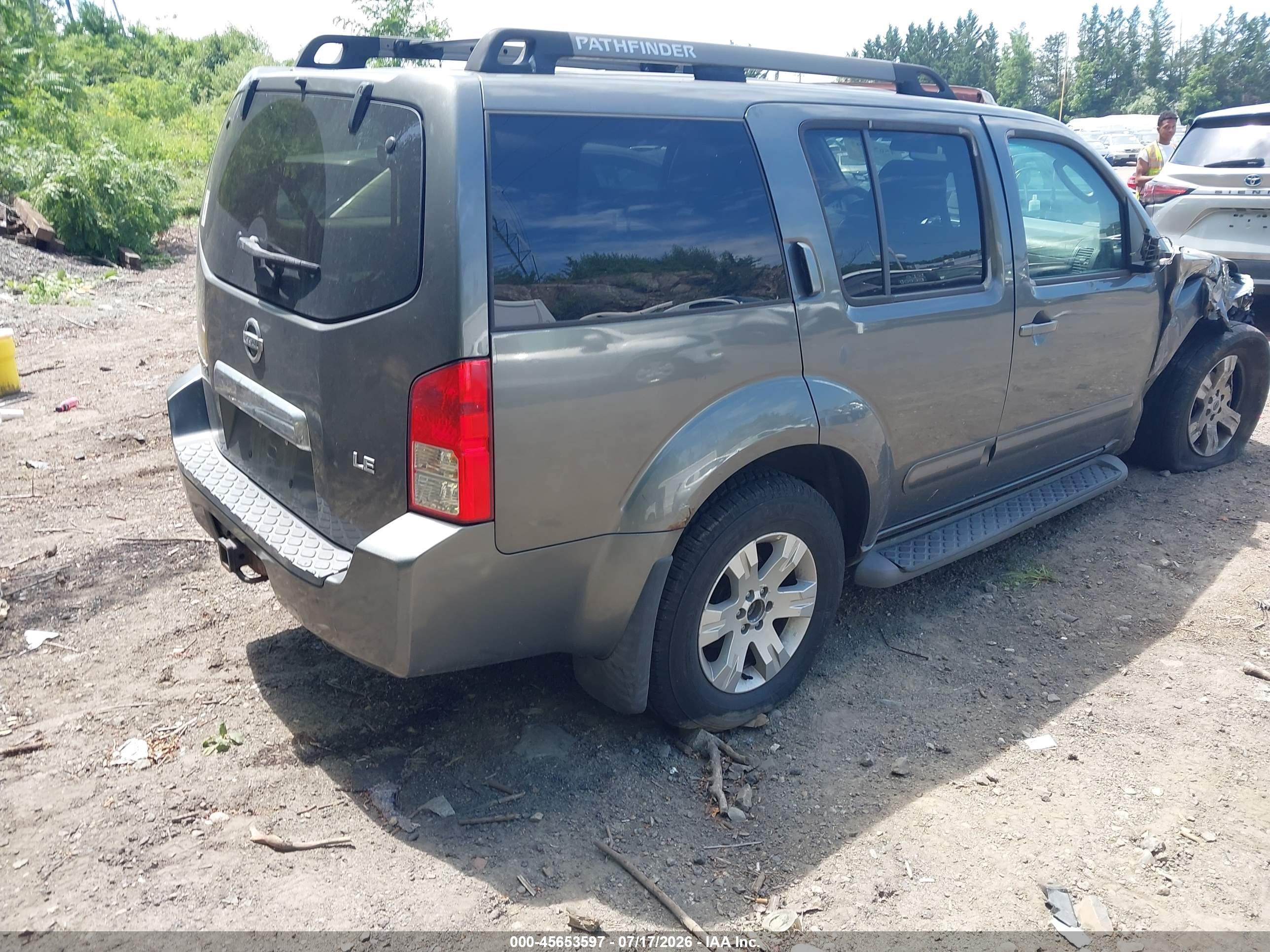 2005 Nissan Pathfinder Le Gray vin: 5N1AR18W95C785578
