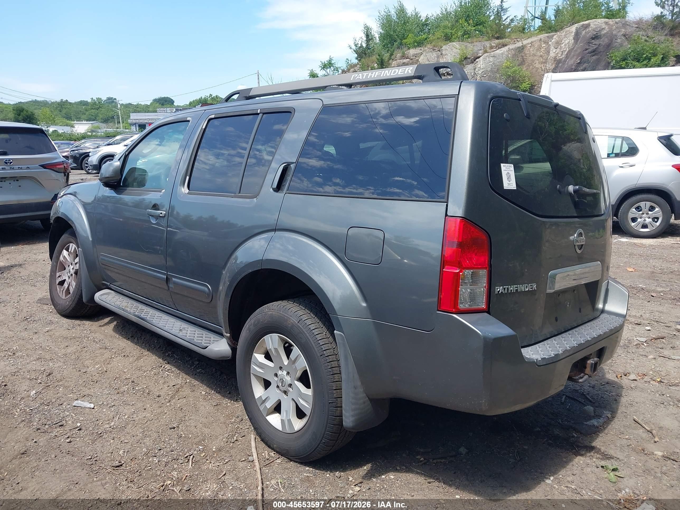 2005 Nissan Pathfinder Le Gray vin: 5N1AR18W95C785578