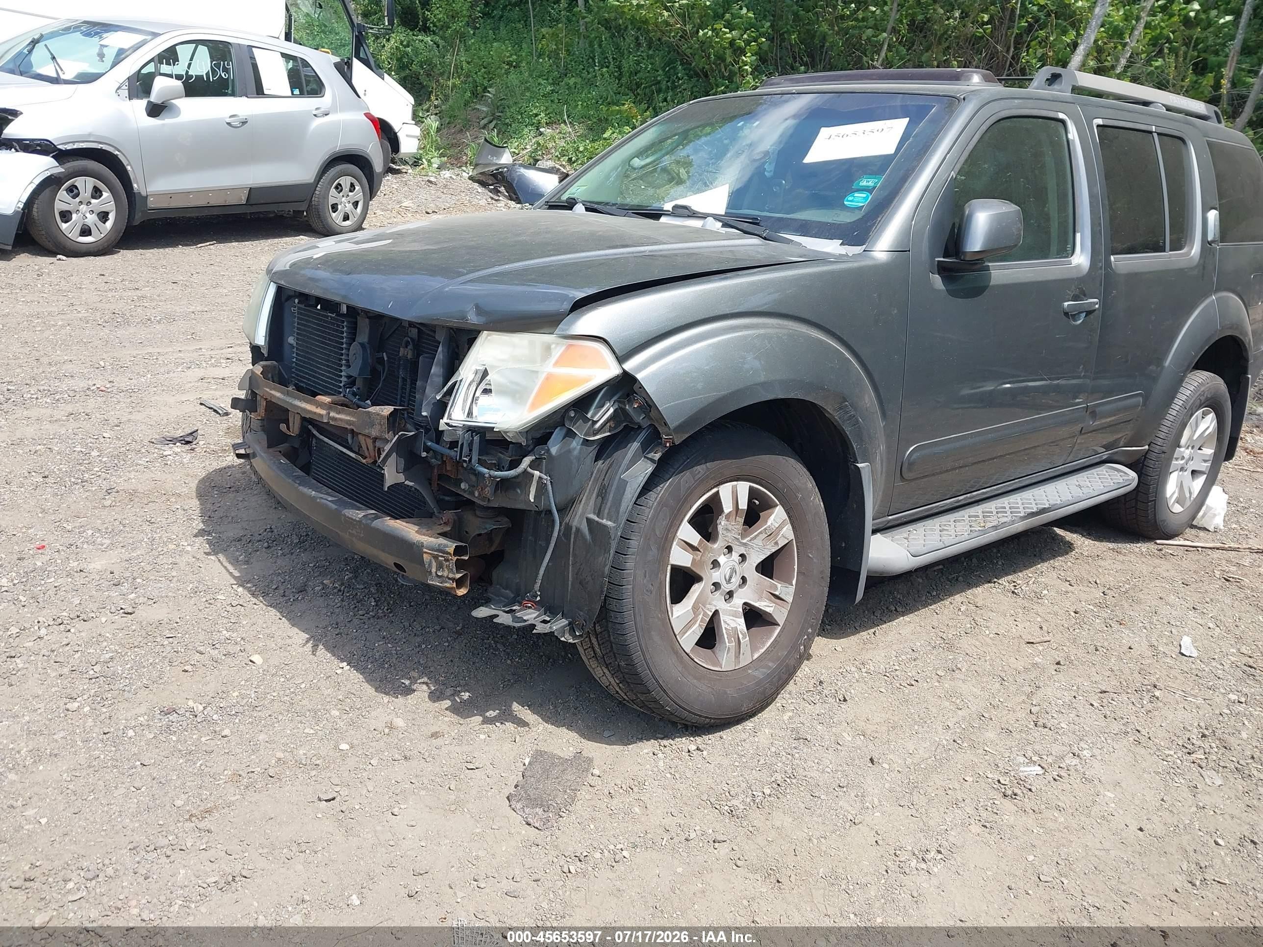 2005 Nissan Pathfinder Le Gray vin: 5N1AR18W95C785578