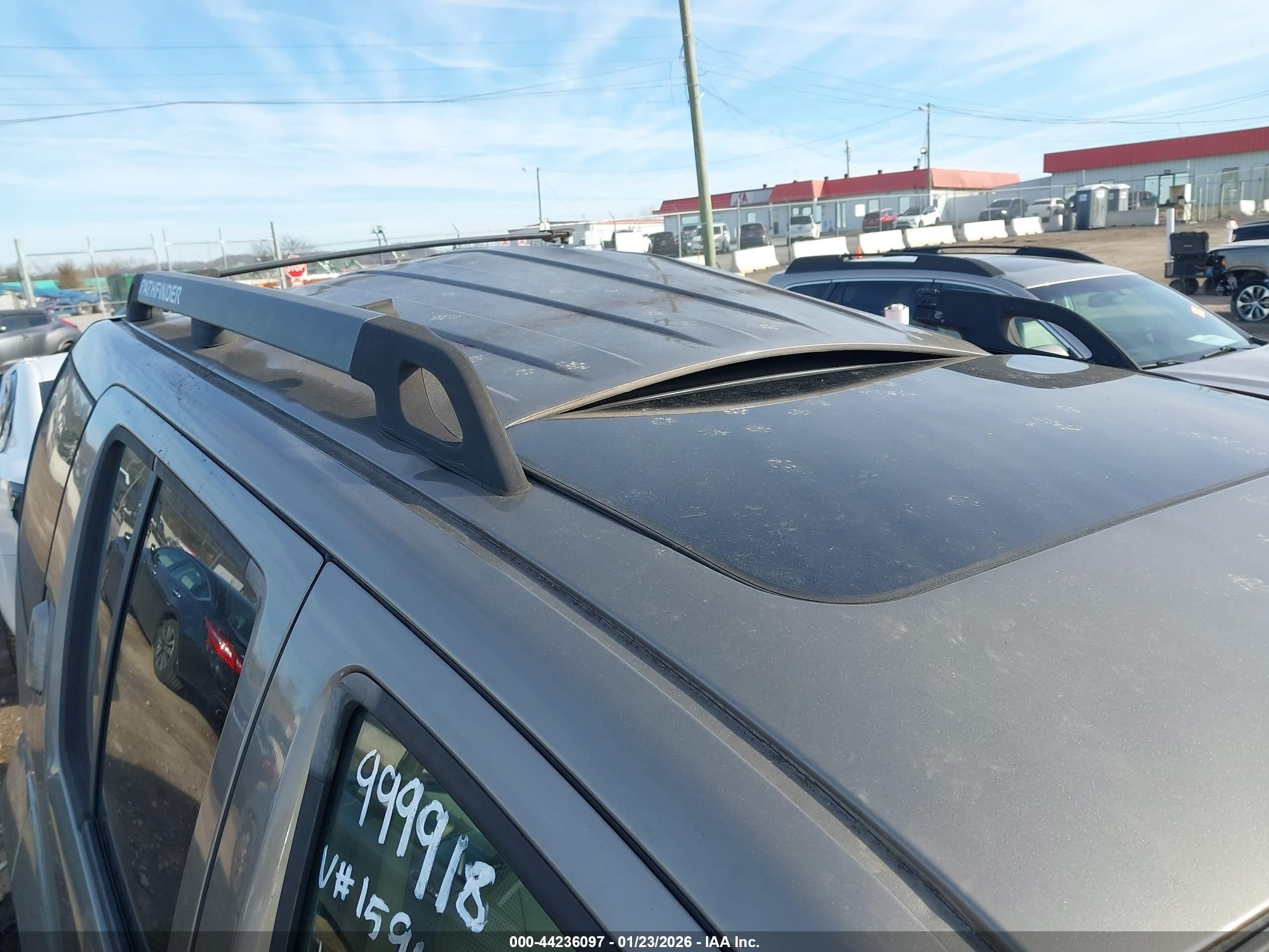 2006 Nissan Pathfinder Le Gold vin: 5N1AR18W96C615948