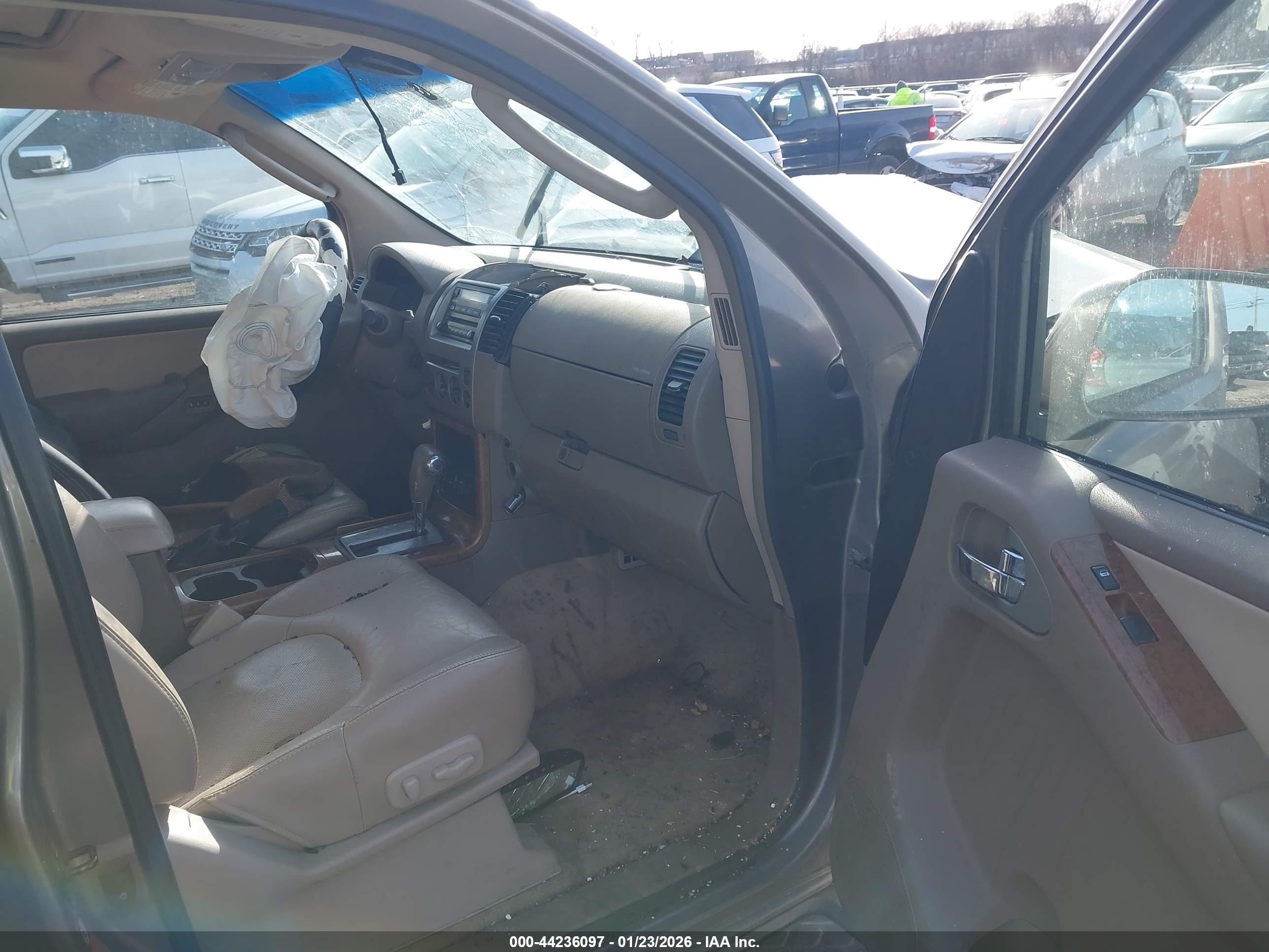 2006 Nissan Pathfinder Le Gold vin: 5N1AR18W96C615948