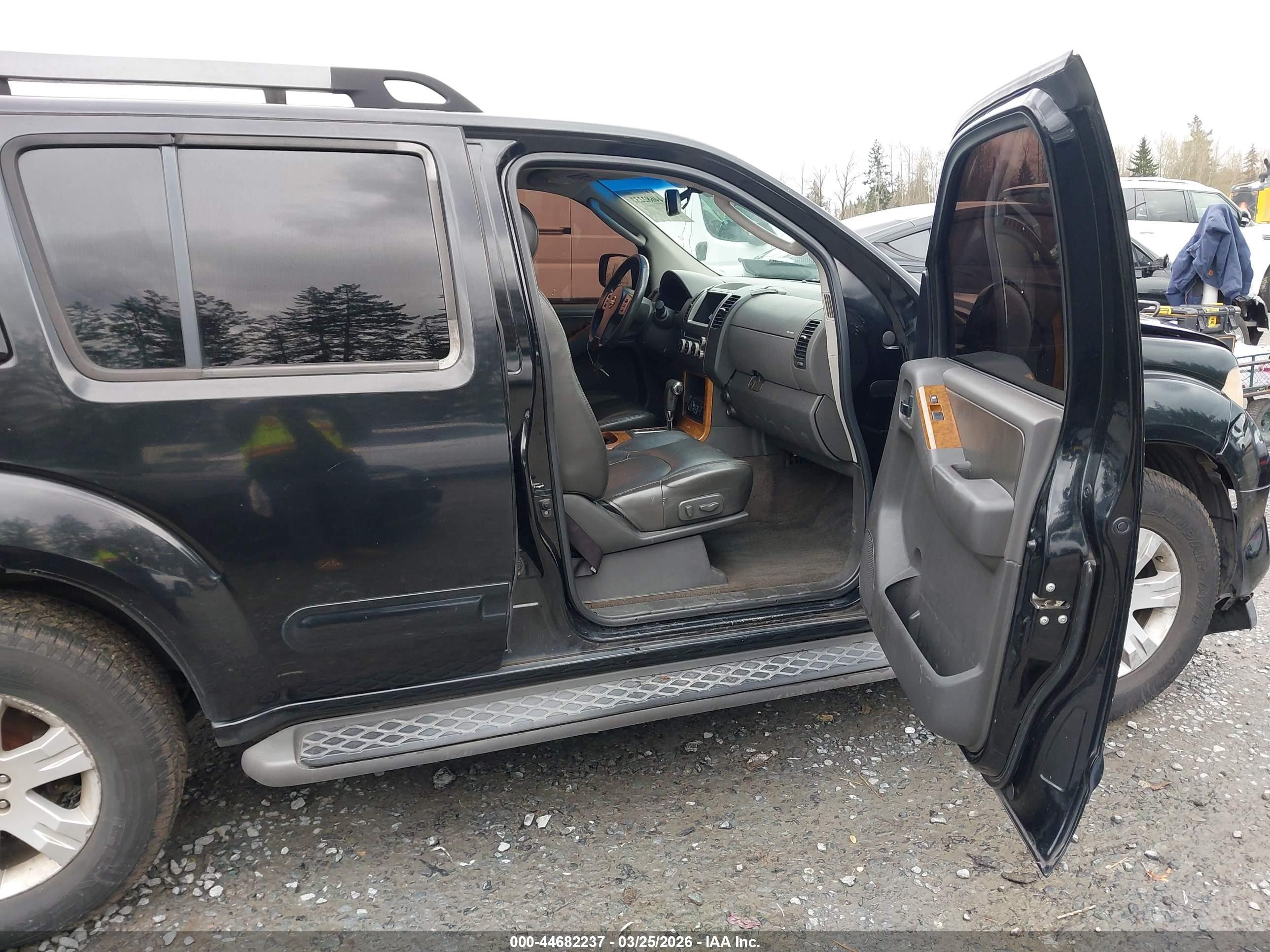 2006 Nissan Pathfinder Le Black vin: 5N1AR18W96C650991
