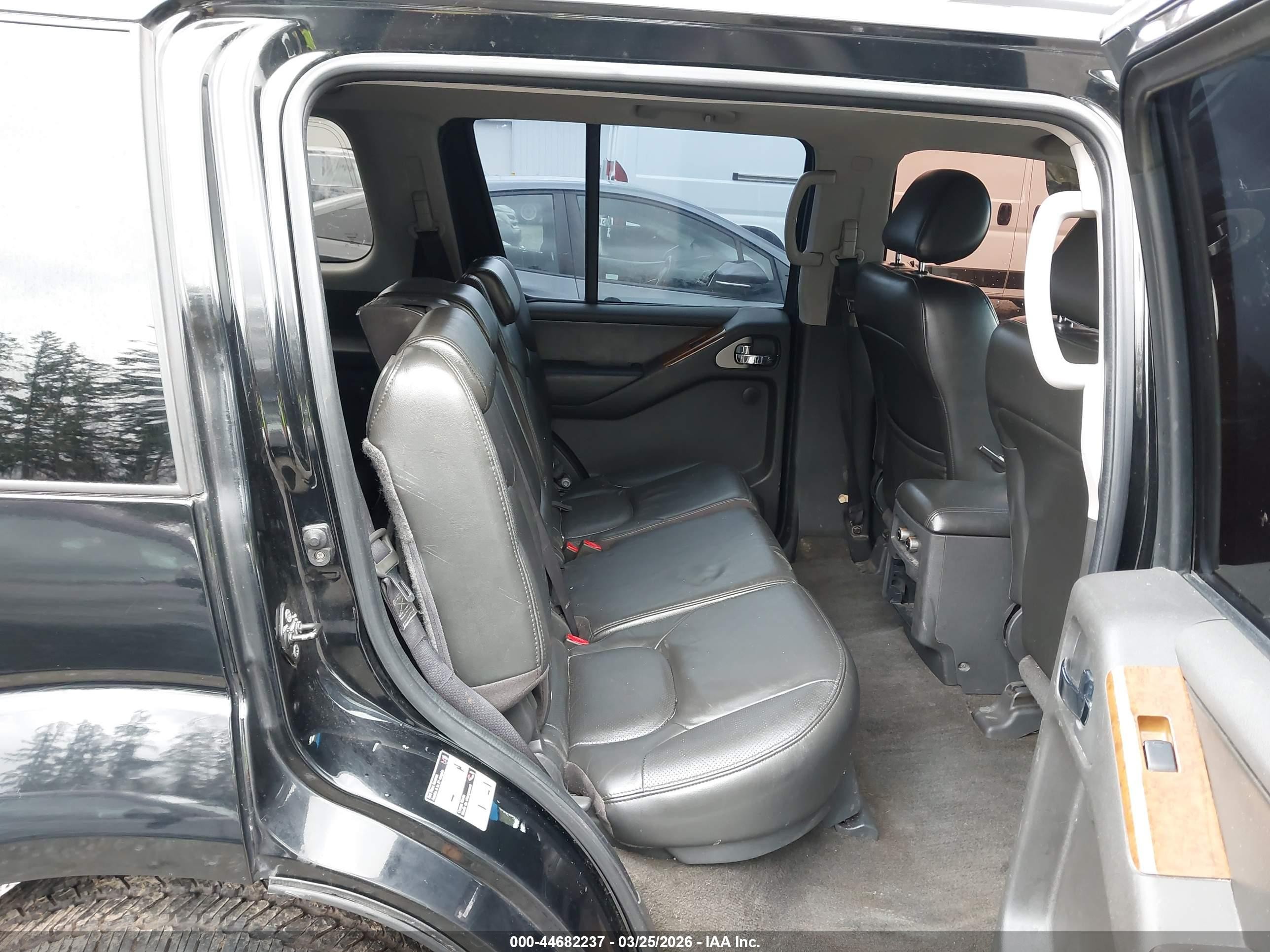 2006 Nissan Pathfinder Le Black vin: 5N1AR18W96C650991