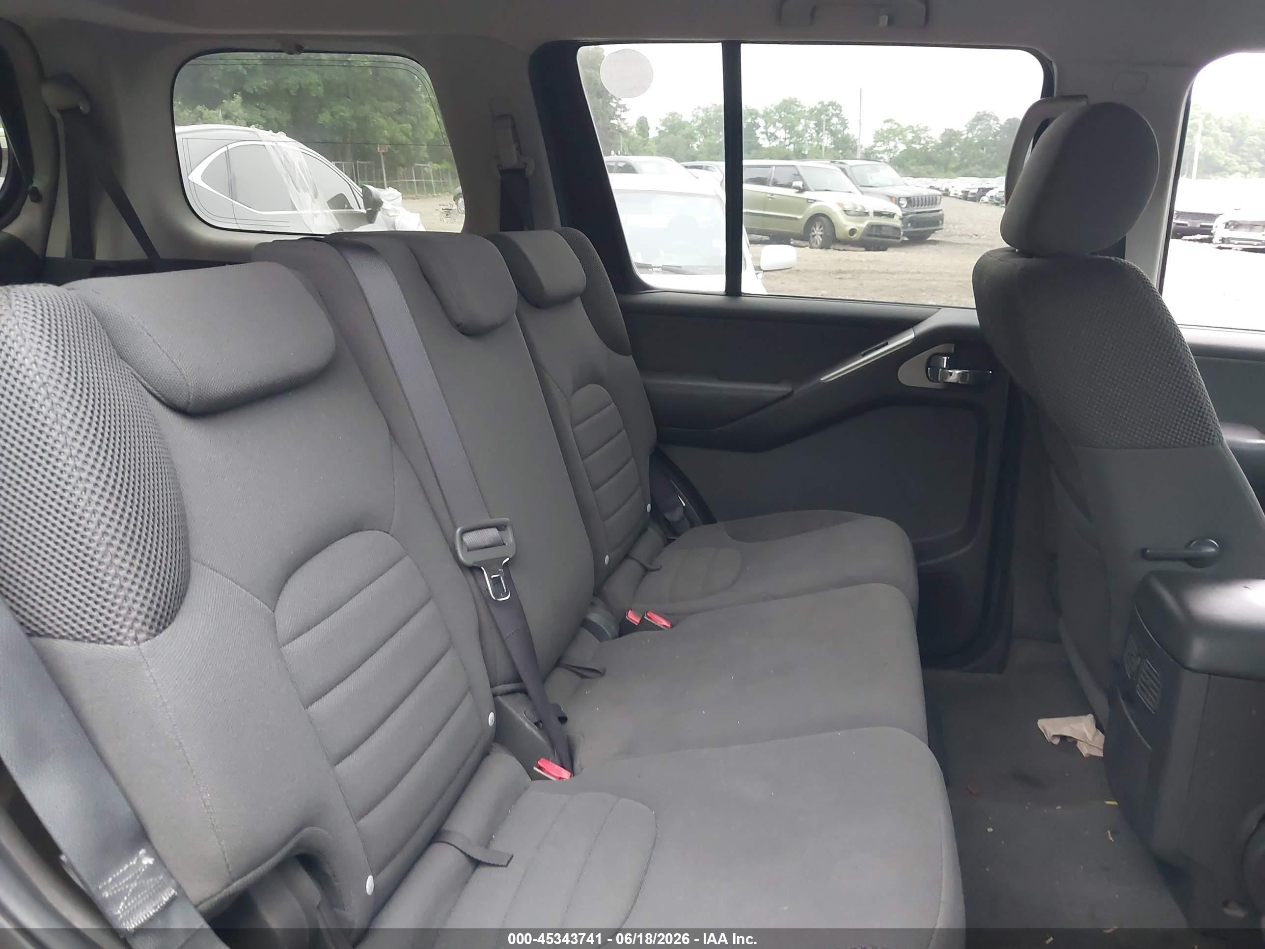 2006 Nissan Pathfinder S Maroon vin: 5N1AR18W96C652644