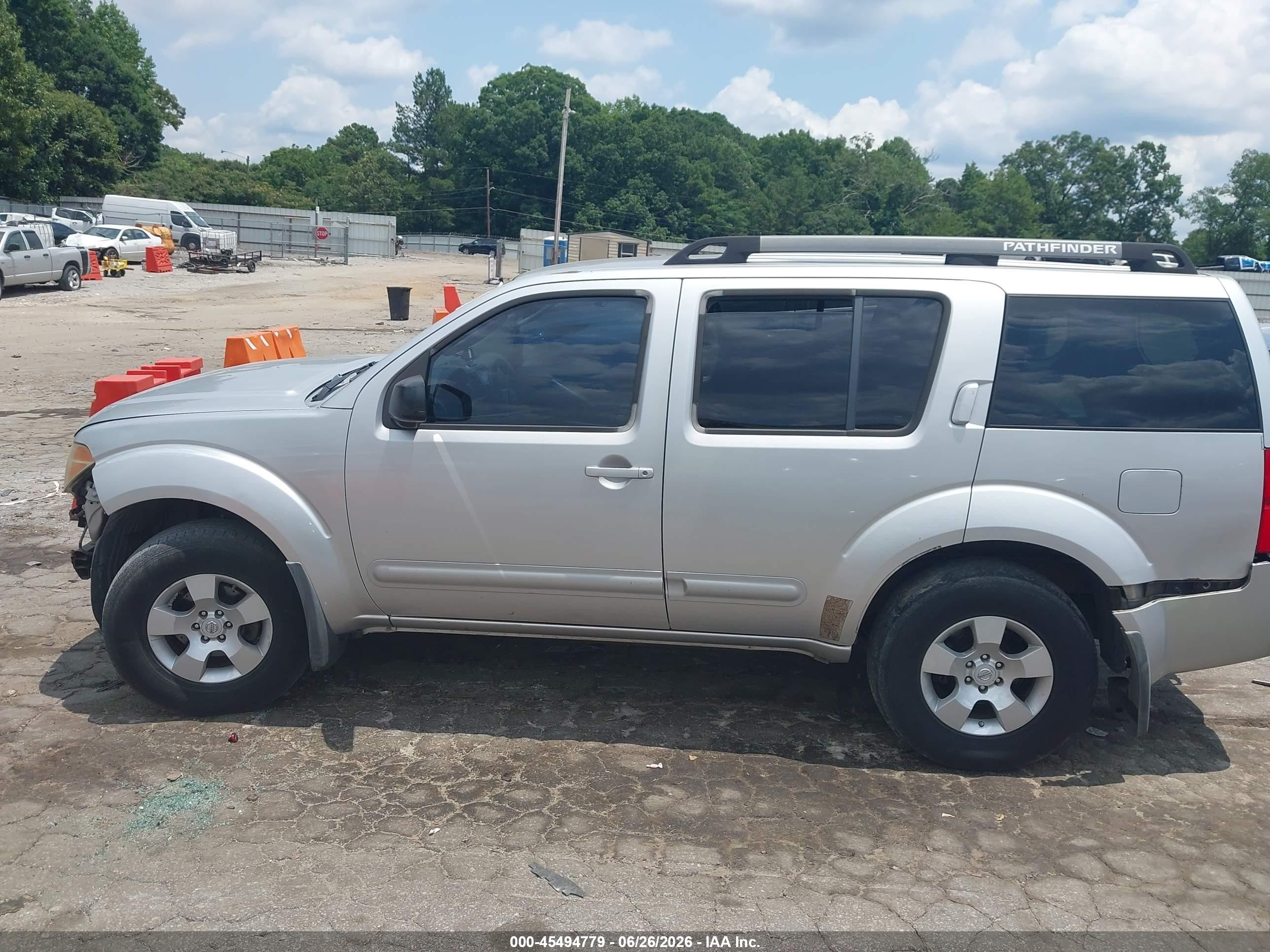 2006 Nissan Pathfinder S Silver vin: 5N1AR18W96C670755