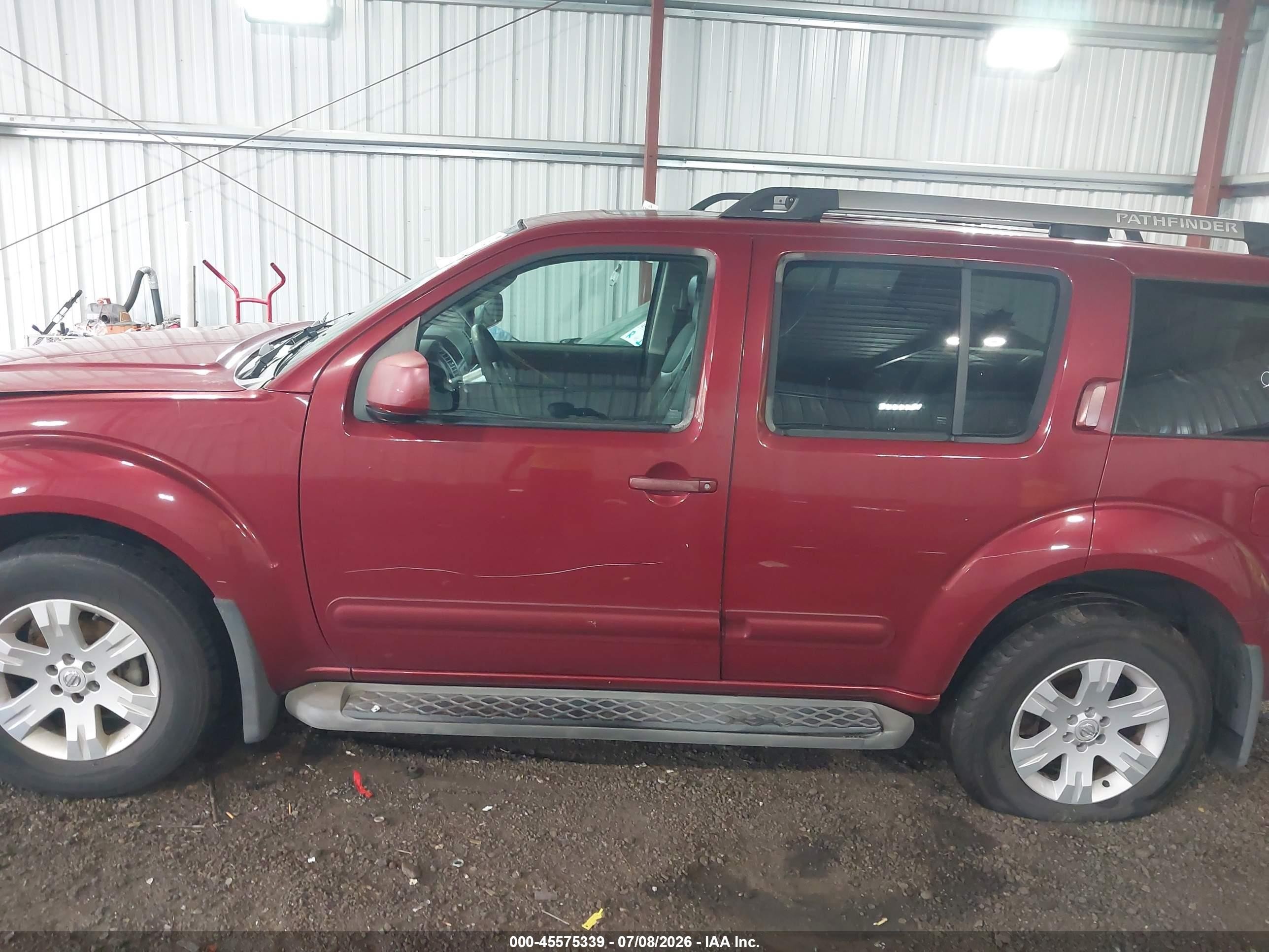 2005 Nissan Pathfinder Le Maroon vin: 5N1AR18WX5C718861
