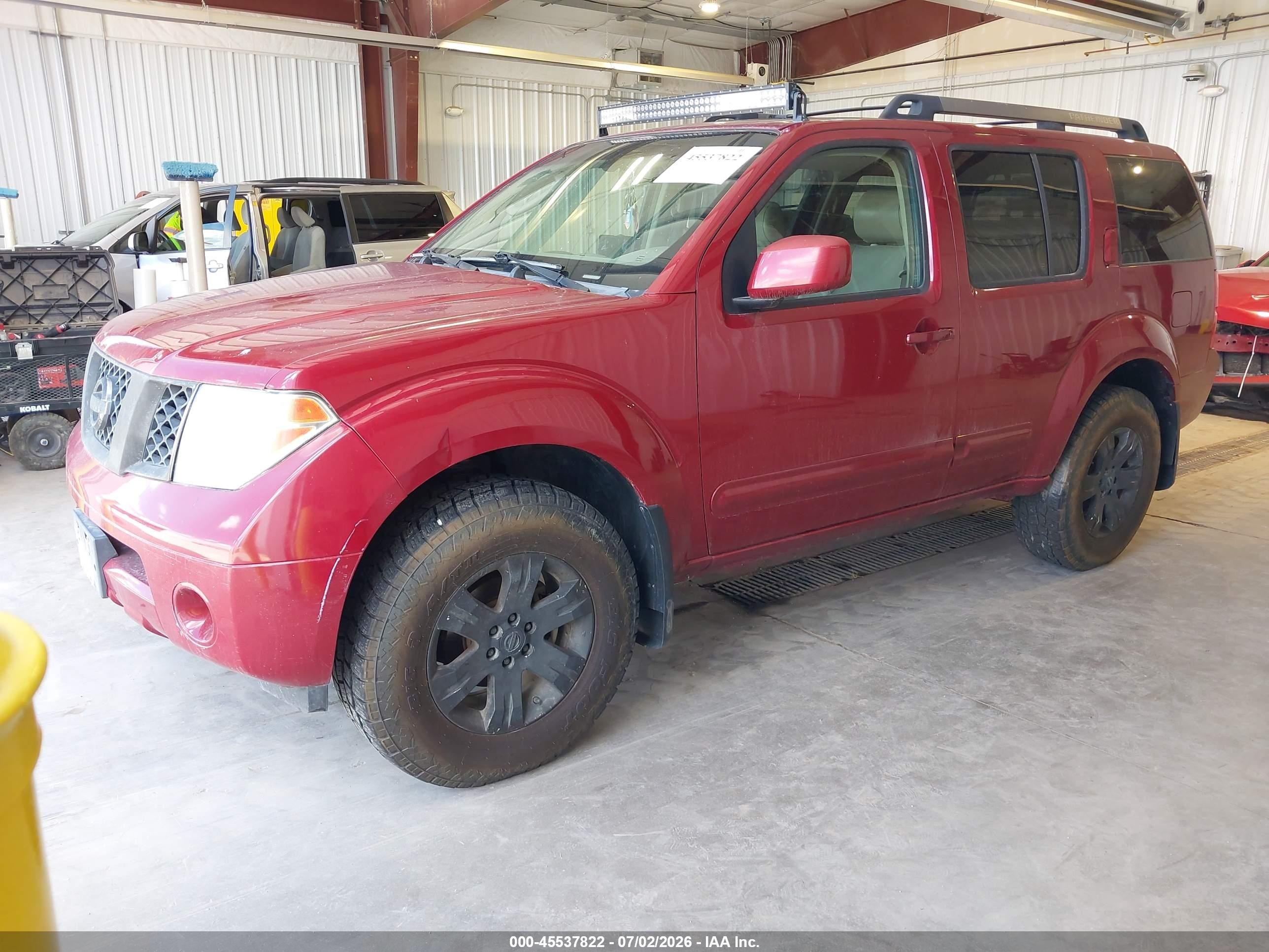 2005 Nissan Pathfinder Le Maroon vin: 5N1AR18WX5C732646