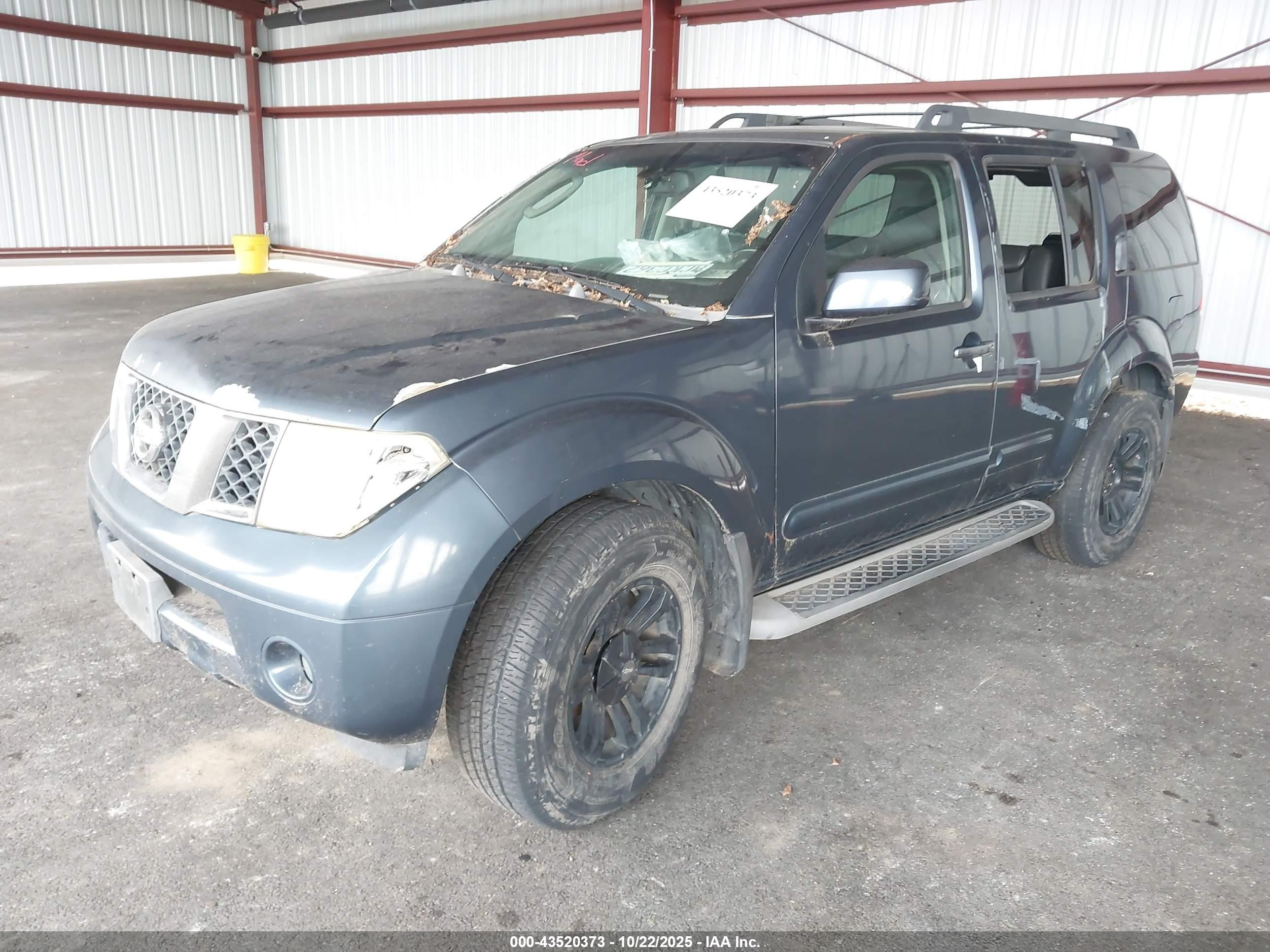 2005 Nissan Pathfinder Le Gray vin: 5N1AR18WX5C779739