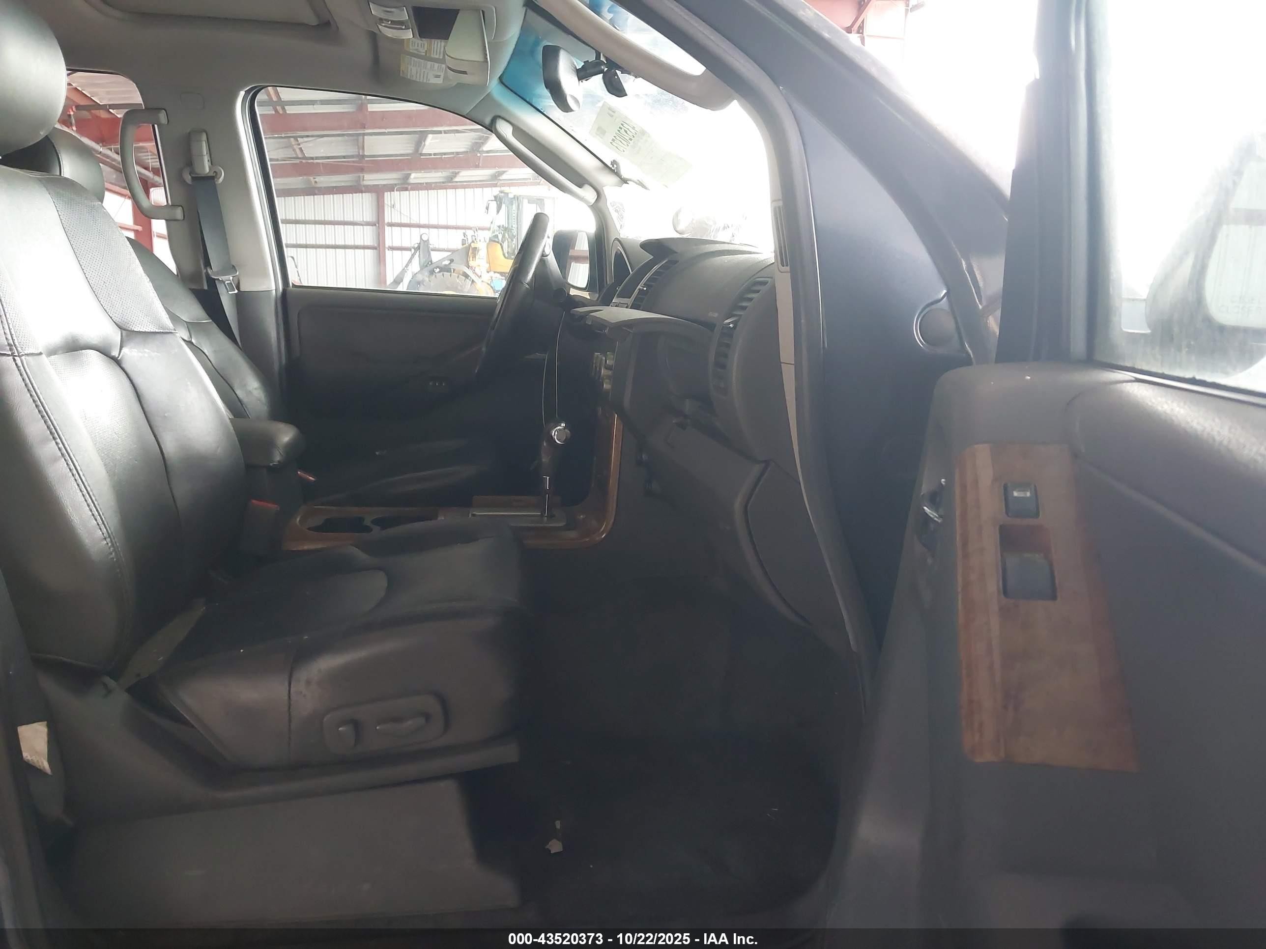 2005 Nissan Pathfinder Le Gray vin: 5N1AR18WX5C779739