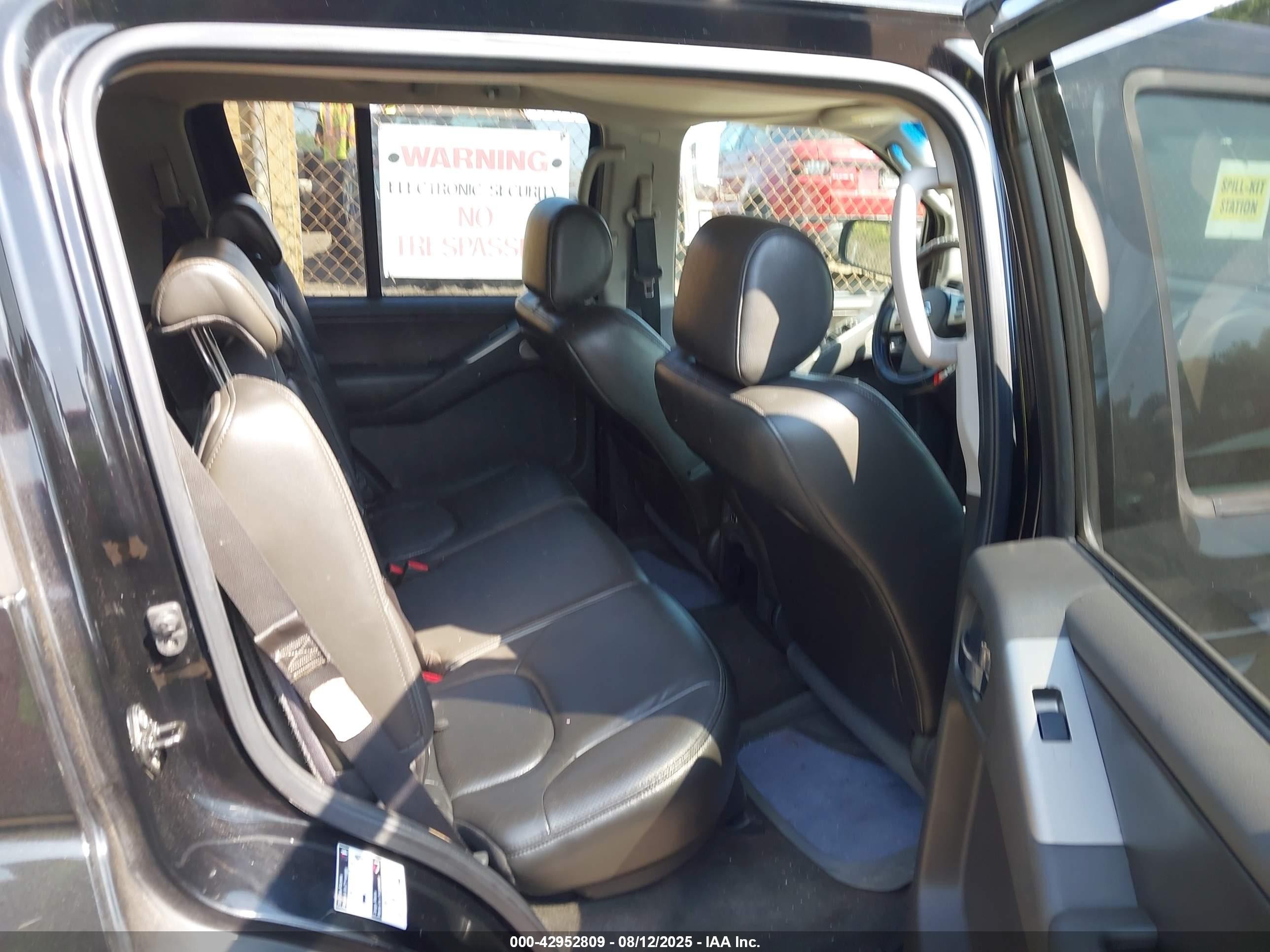 2006 Nissan Pathfinder Se Черный vin: 5N1AR18WX6C661174