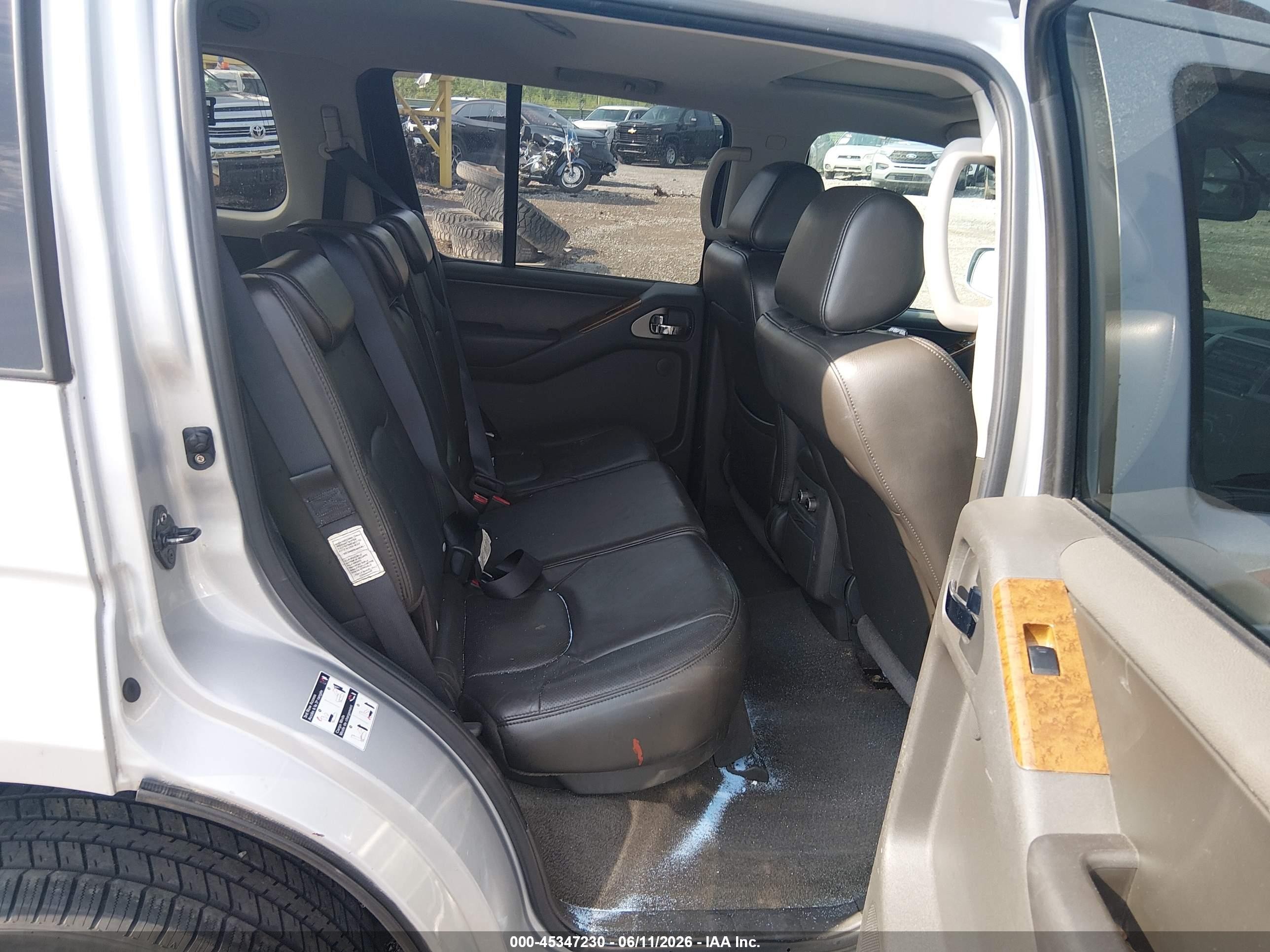 2006 Nissan Pathfinder Le Silver vin: 5N1AR18WX6C670098