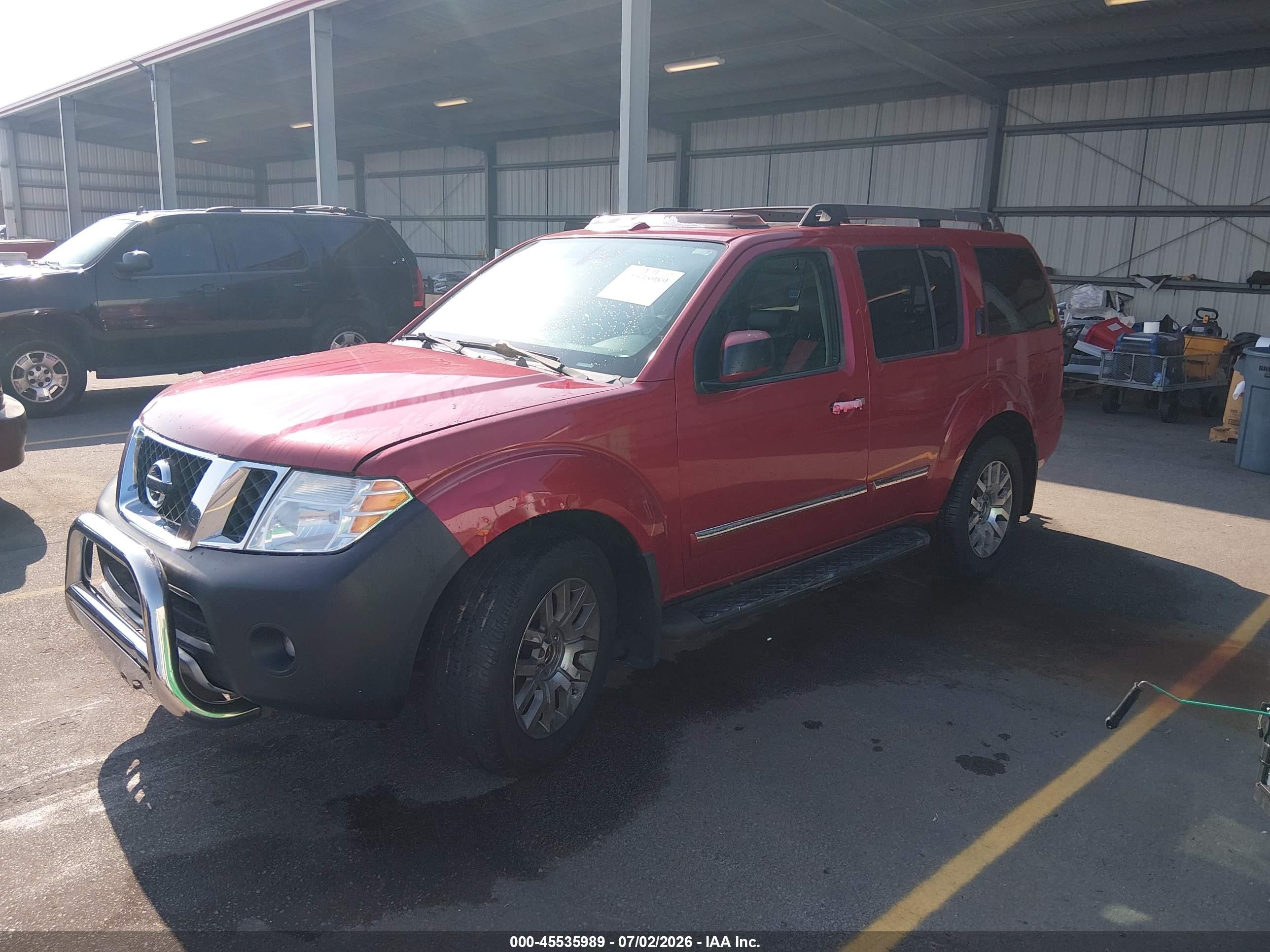 2010 Nissan Pathfinder Le Red vin: 5N1AR1NB0AC604346