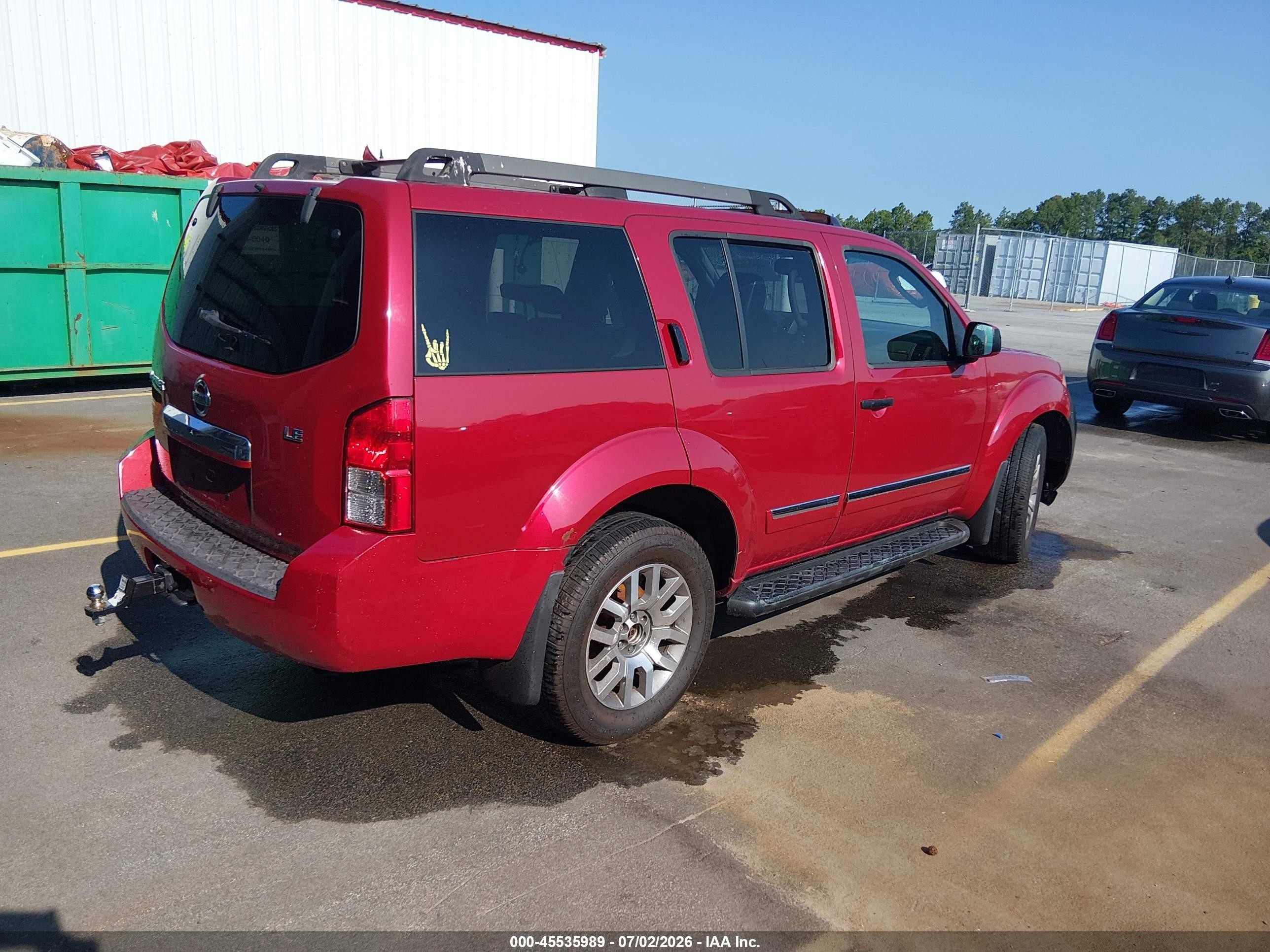 2010 Nissan Pathfinder Le Red vin: 5N1AR1NB0AC604346